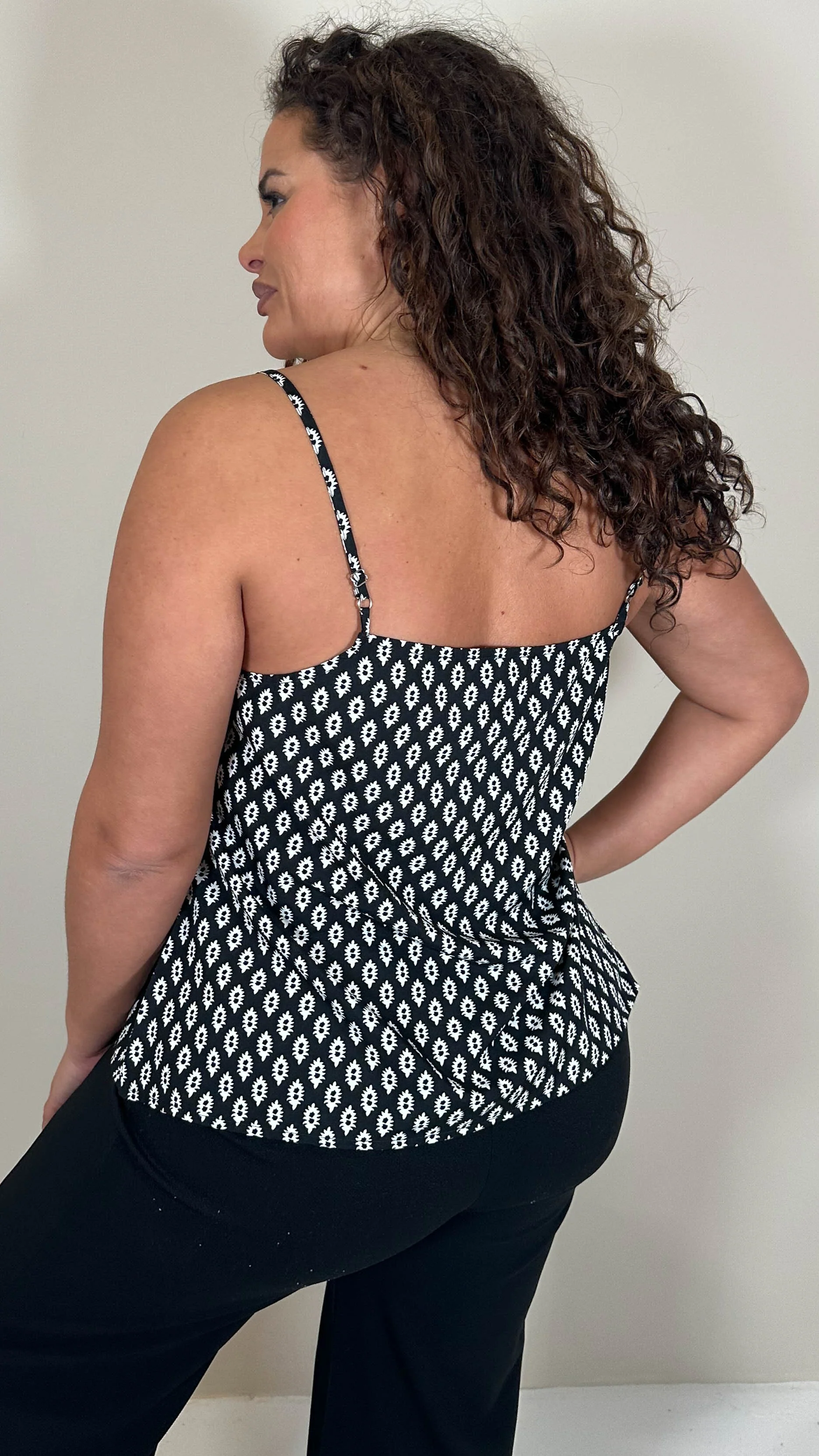 CurveWow Basic Woven Swing Vest Mono Geo - Image 8