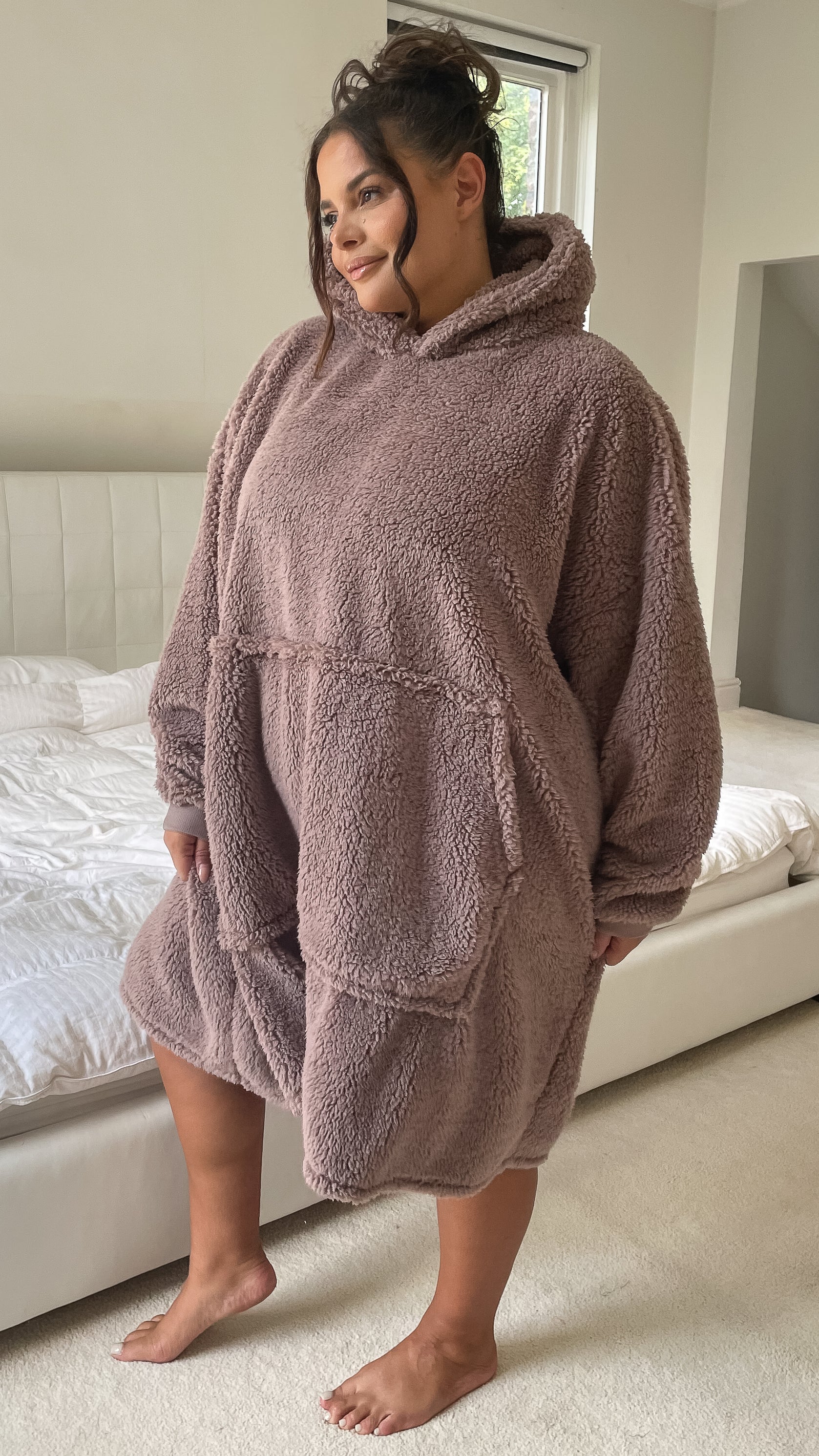 Borg Snuggle Hoodie Taupe - Image 6