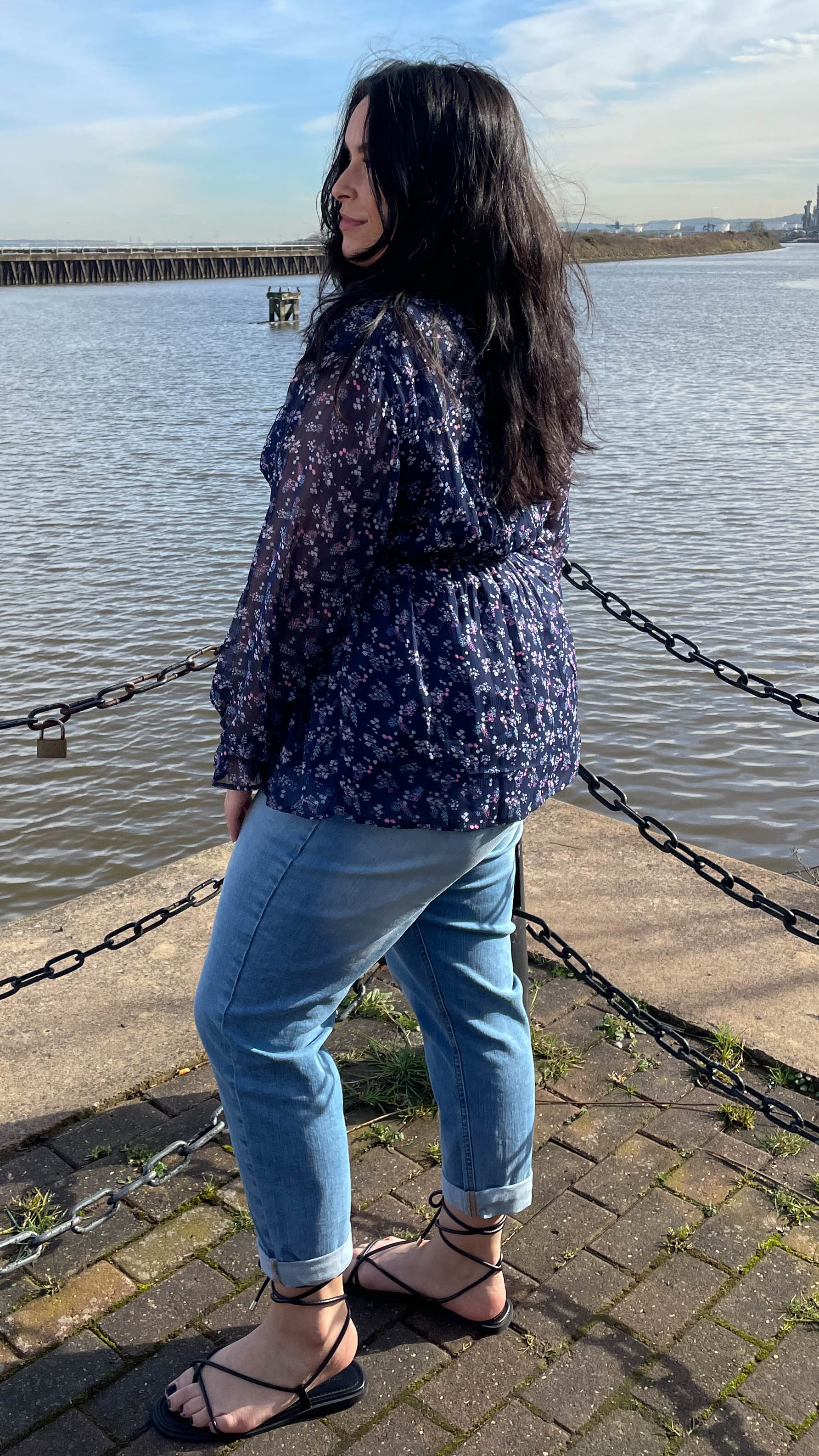CurveWow Wrap Top Navy Ditsy Floral - Image 4