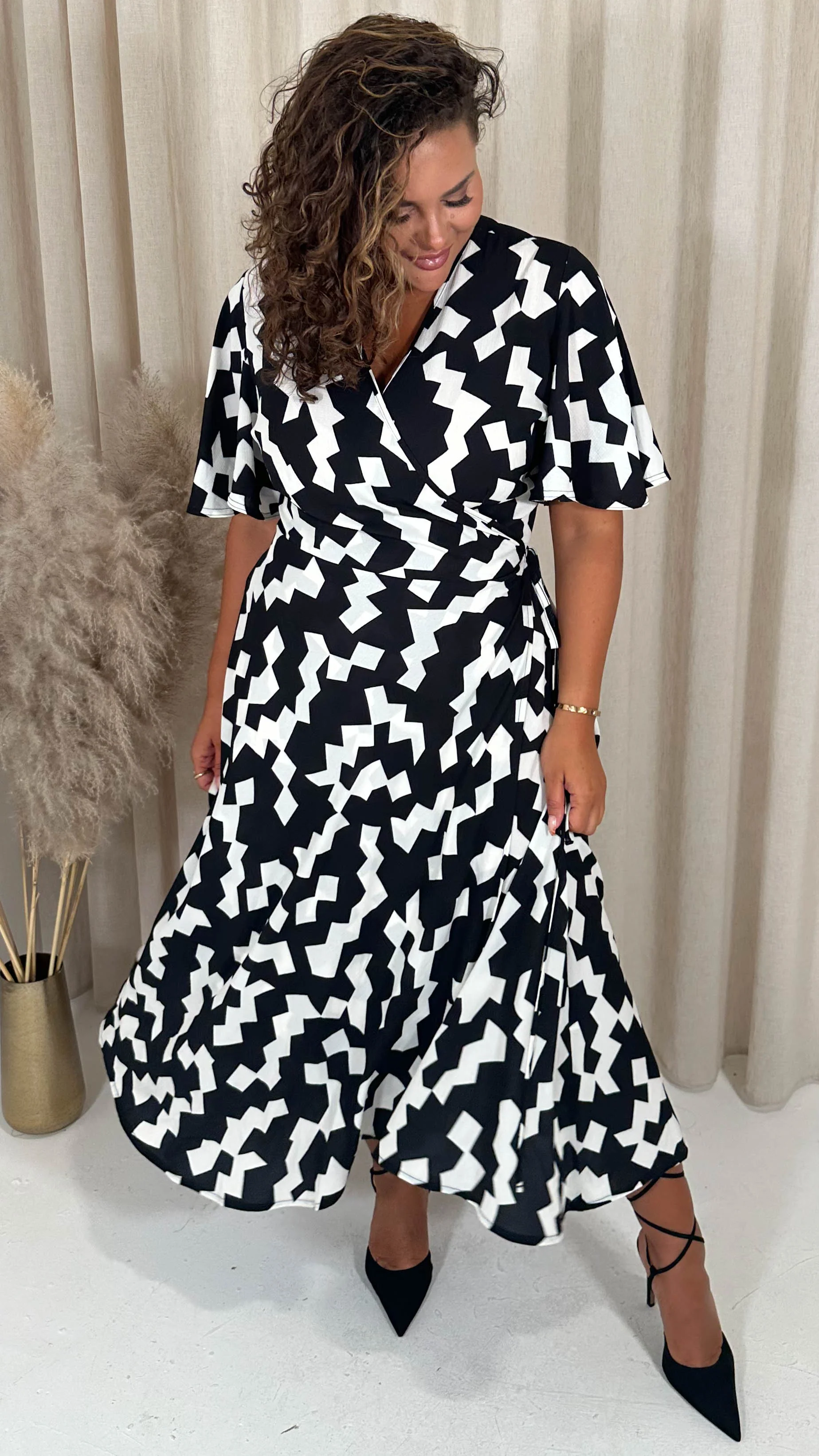 CurveWoW Angel Sleeve Wrap Dress Mono - Image 6