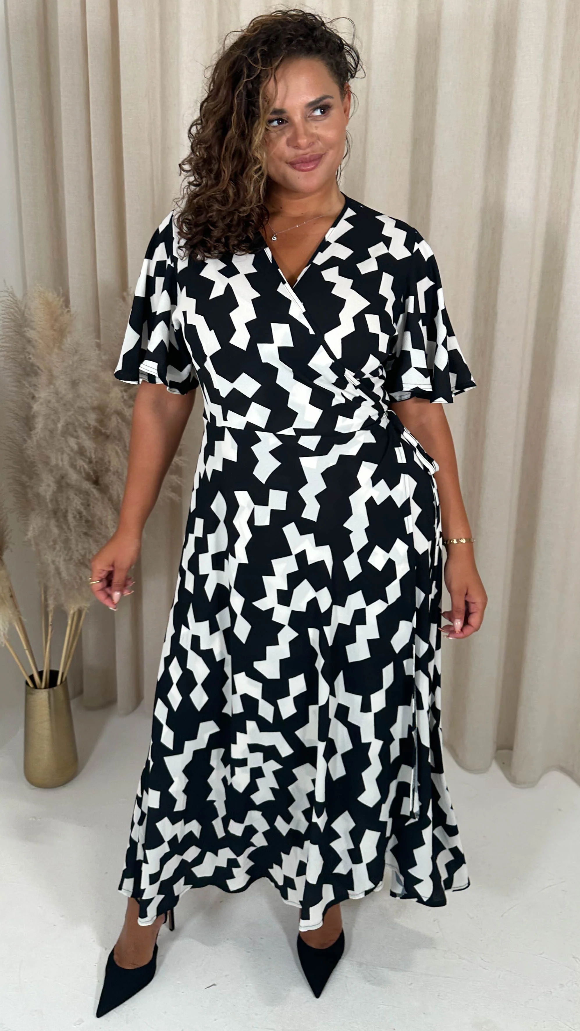 CurveWoW Angel Sleeve Wrap Dress Mono - Image 8