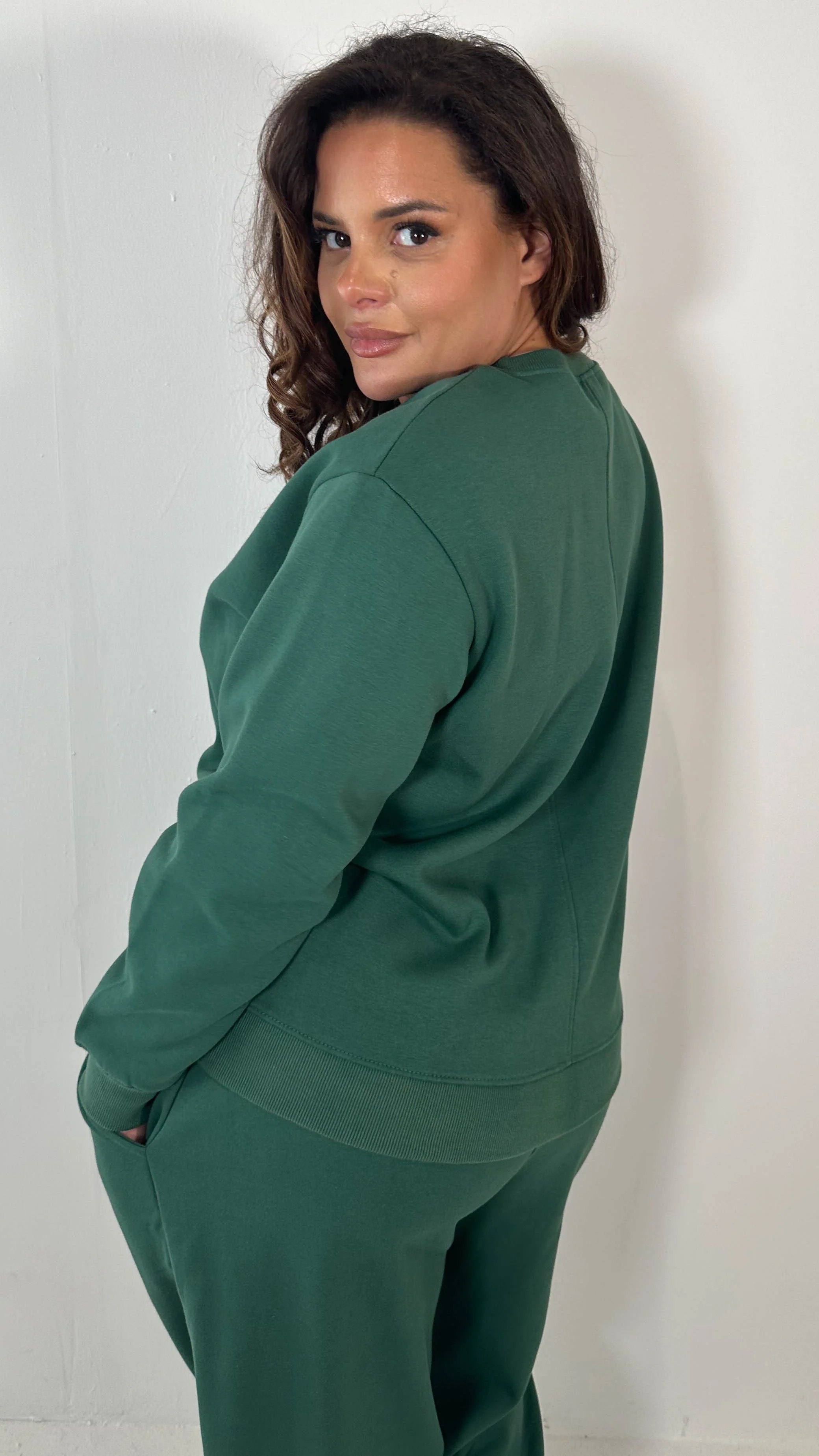 CurveWow Basic Crew Neck Sweat Green - Image 7
