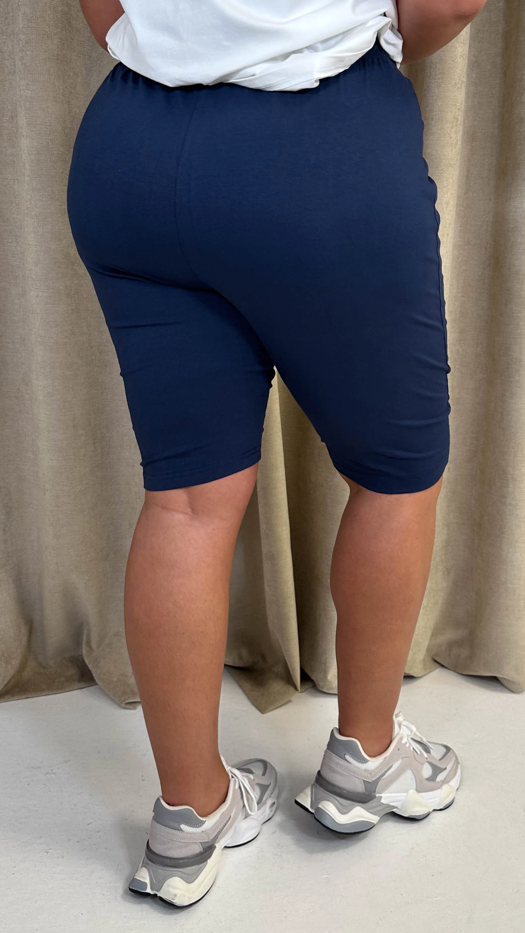CurveWow Basic Cycling Short Navy - Image 4