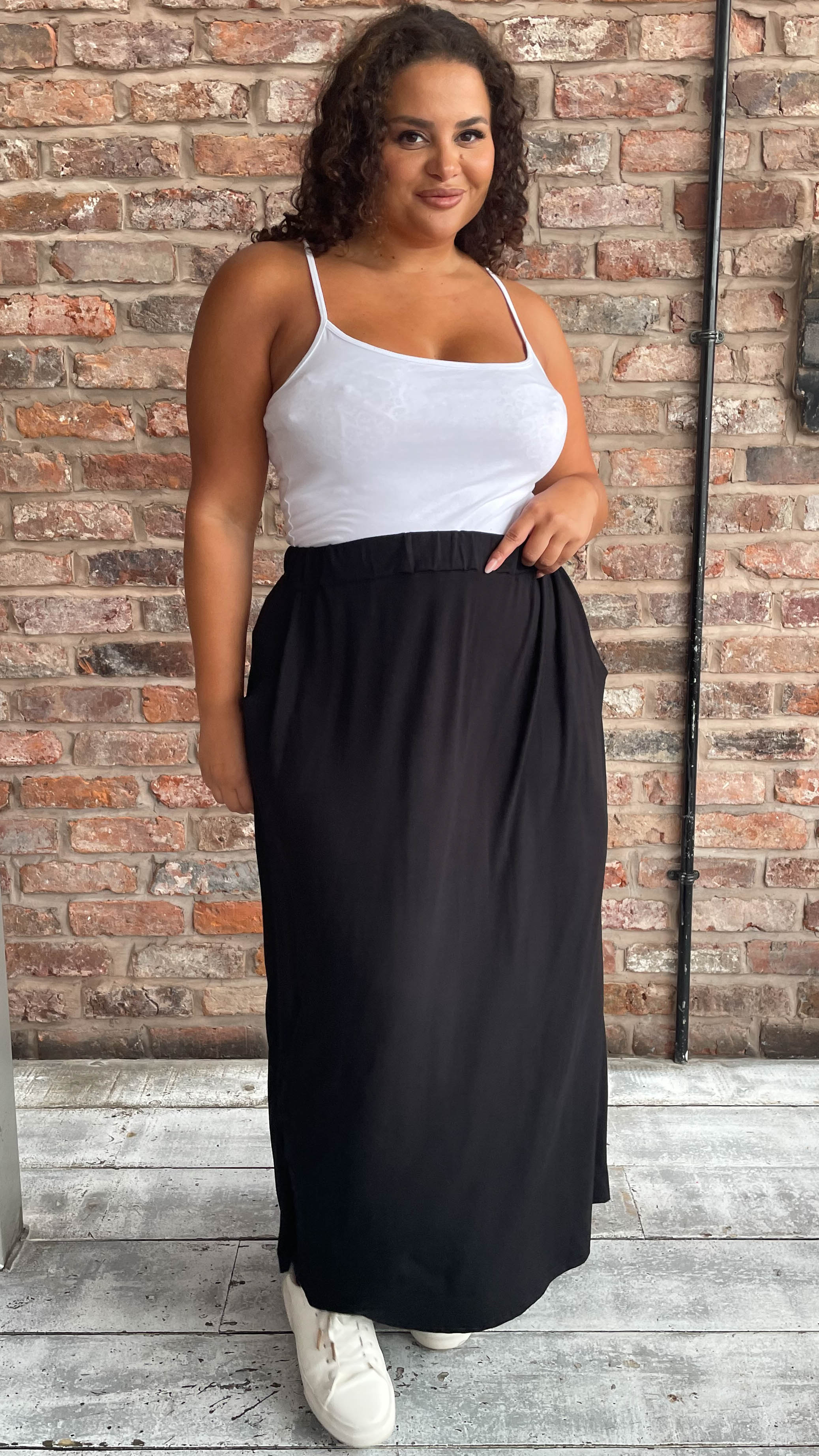 CurveWow Basic Pocket Maxi Skirt Black - Image 5