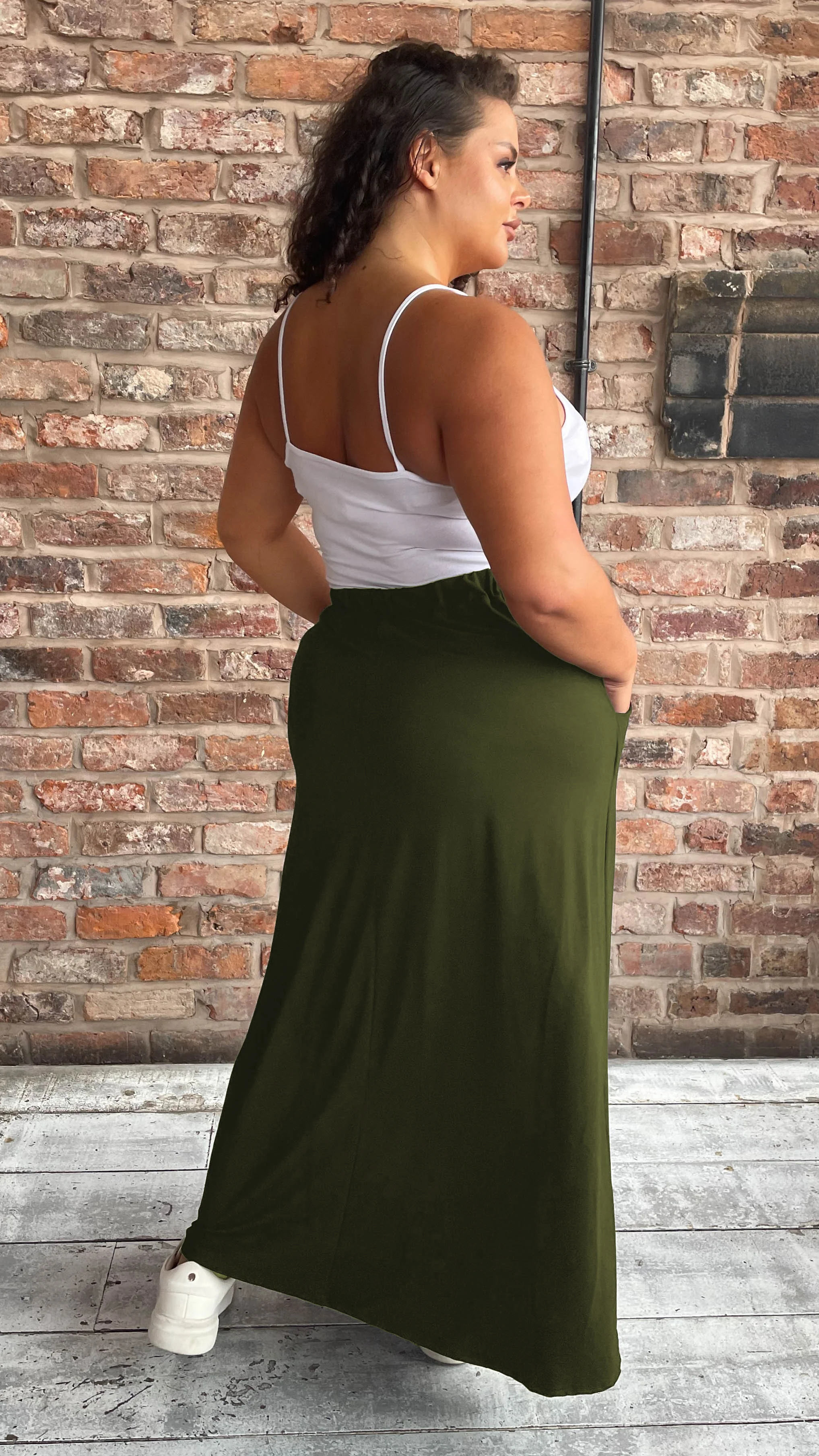 CurveWow Basic Pocket Maxi Skirt Khaki - Image 4
