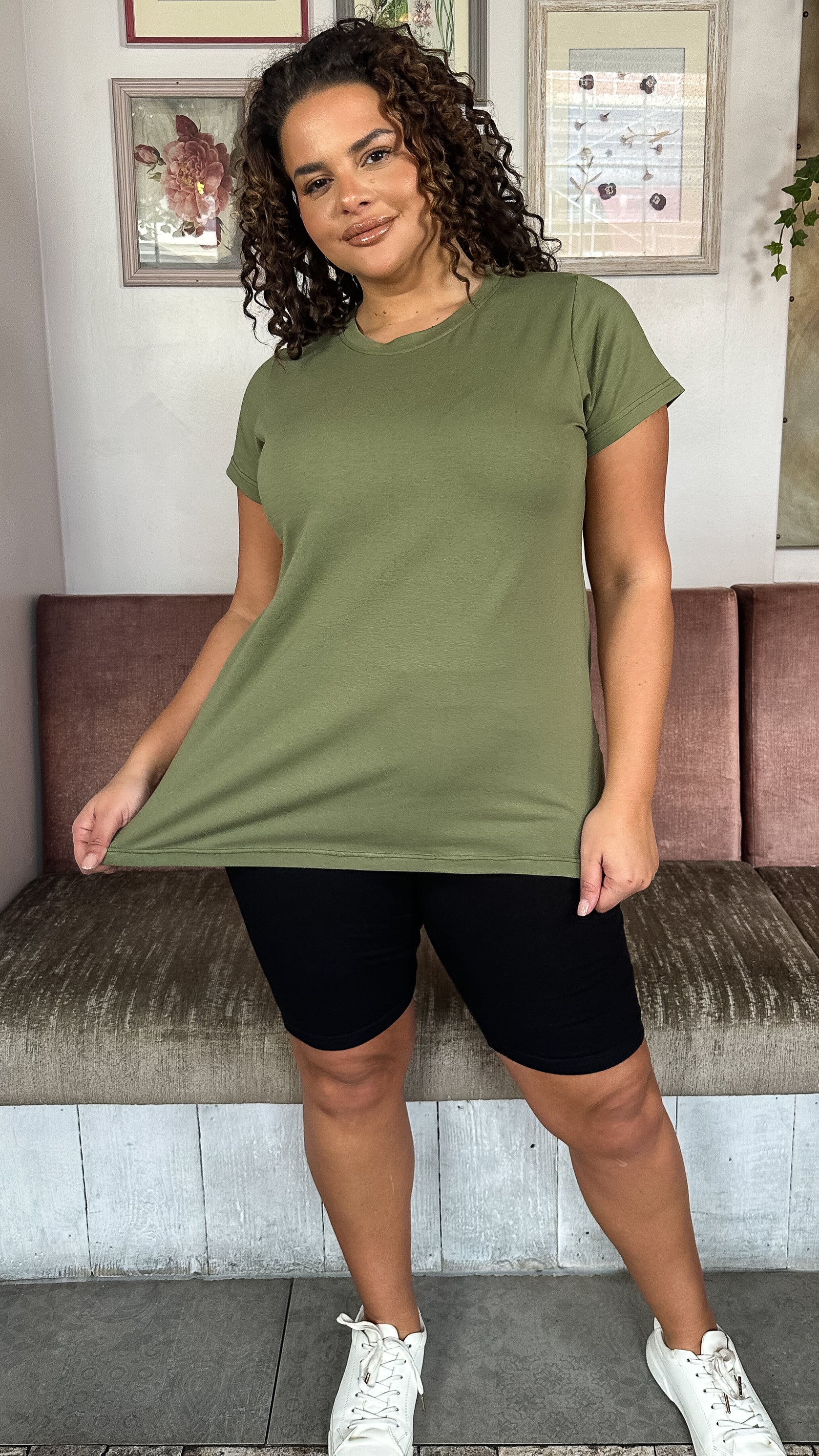 CurveWow Basic T-Shirt Green - Image 4