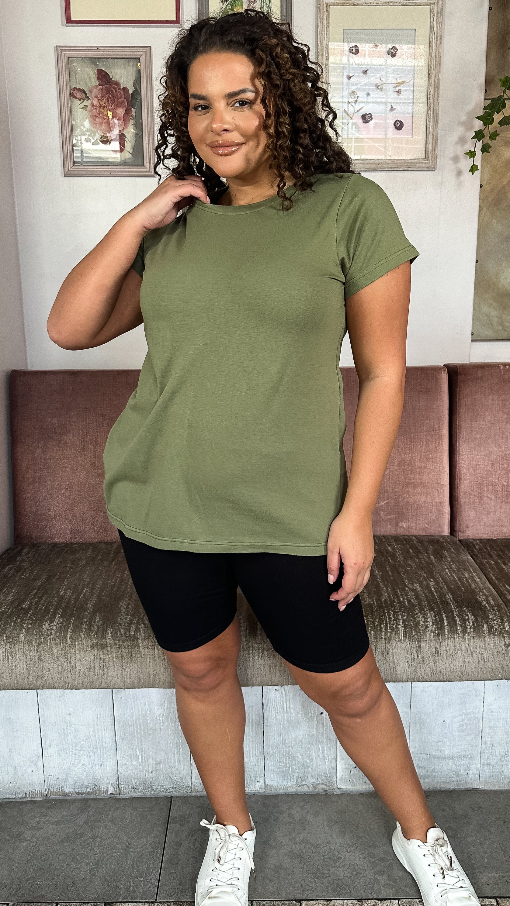 CurveWow Basic T-Shirt Green - Image 6