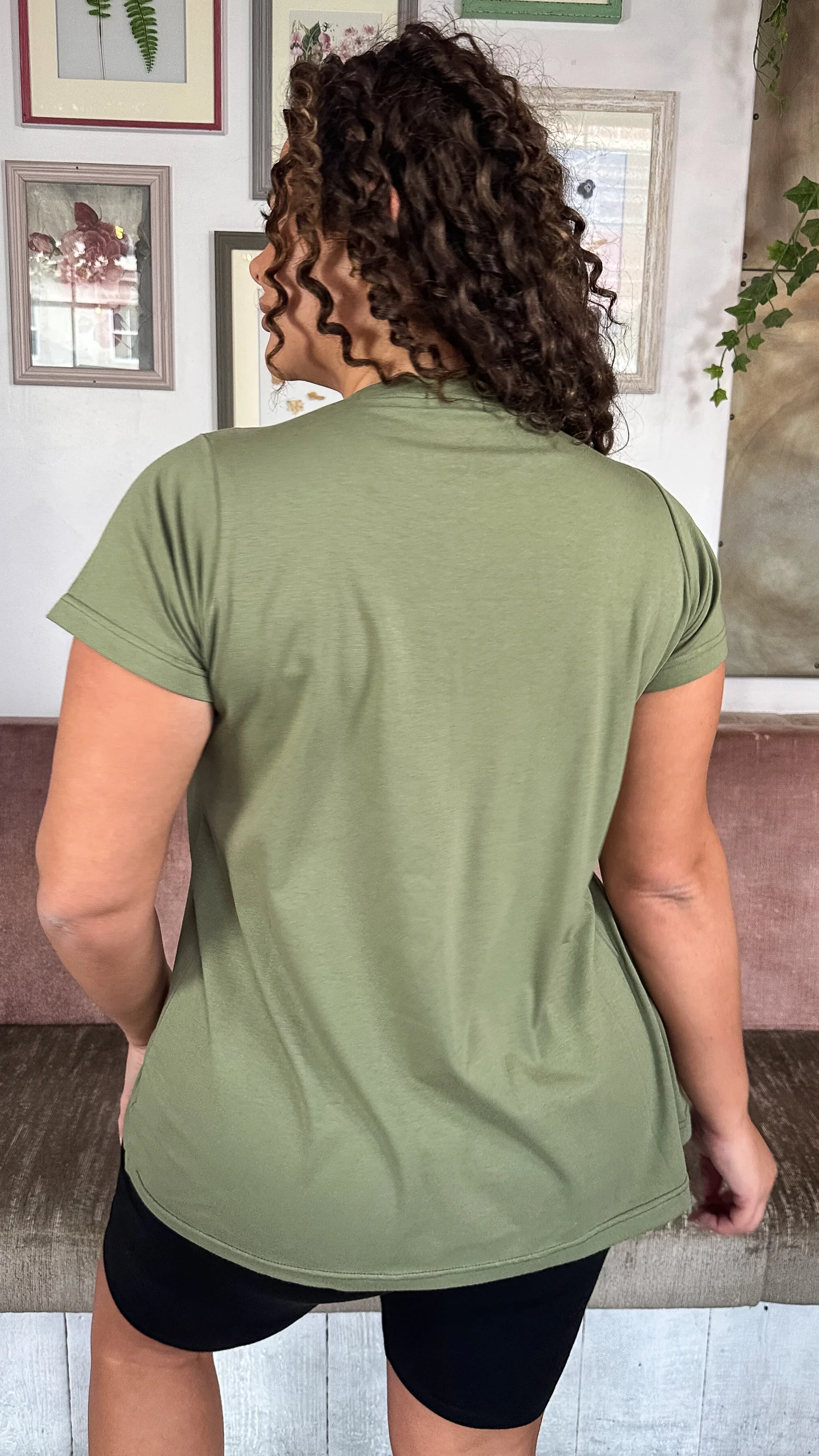 CurveWow Basic T-Shirt Green - Image 7