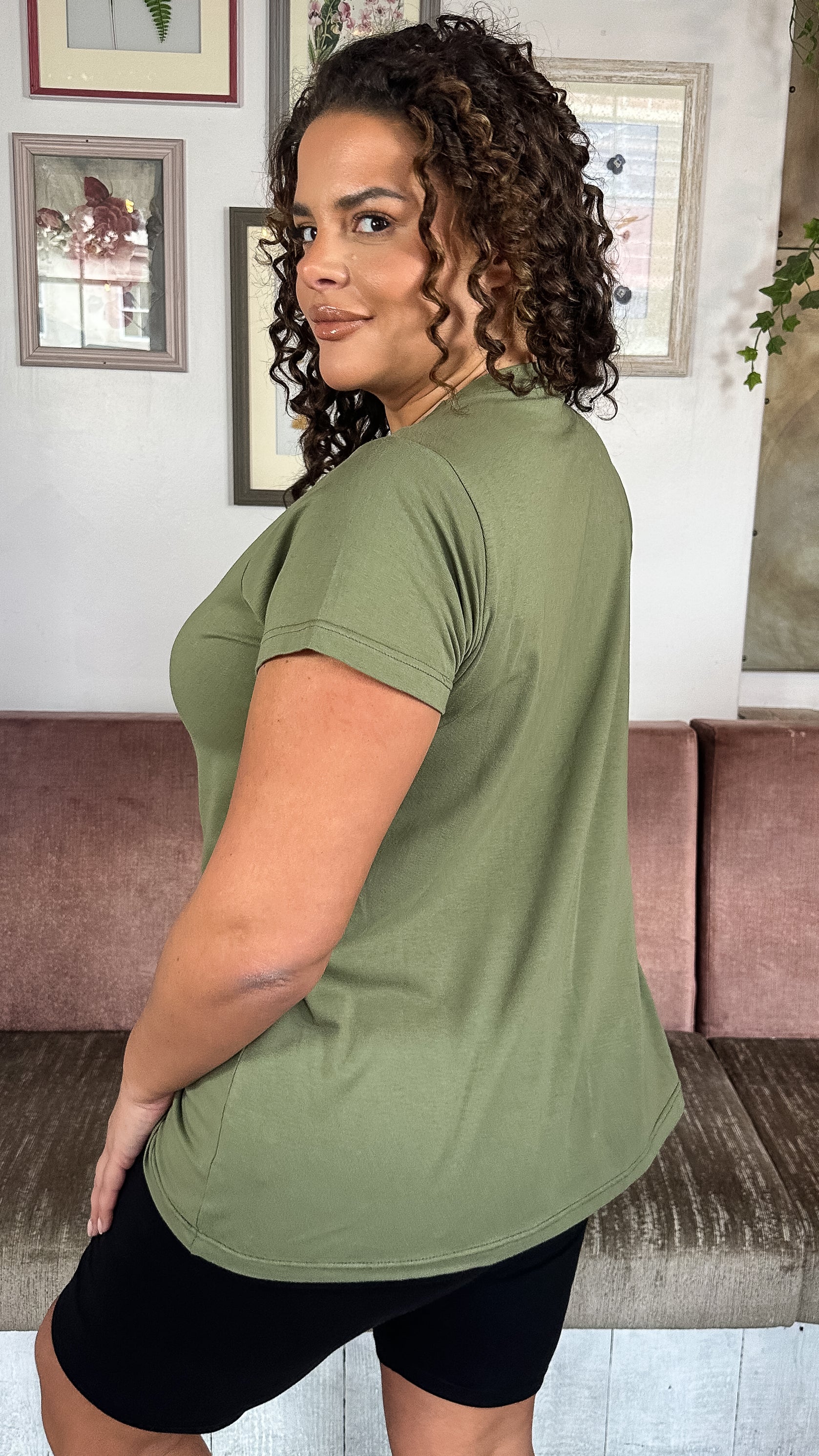 CurveWow Basic T-Shirt Green - Image 8