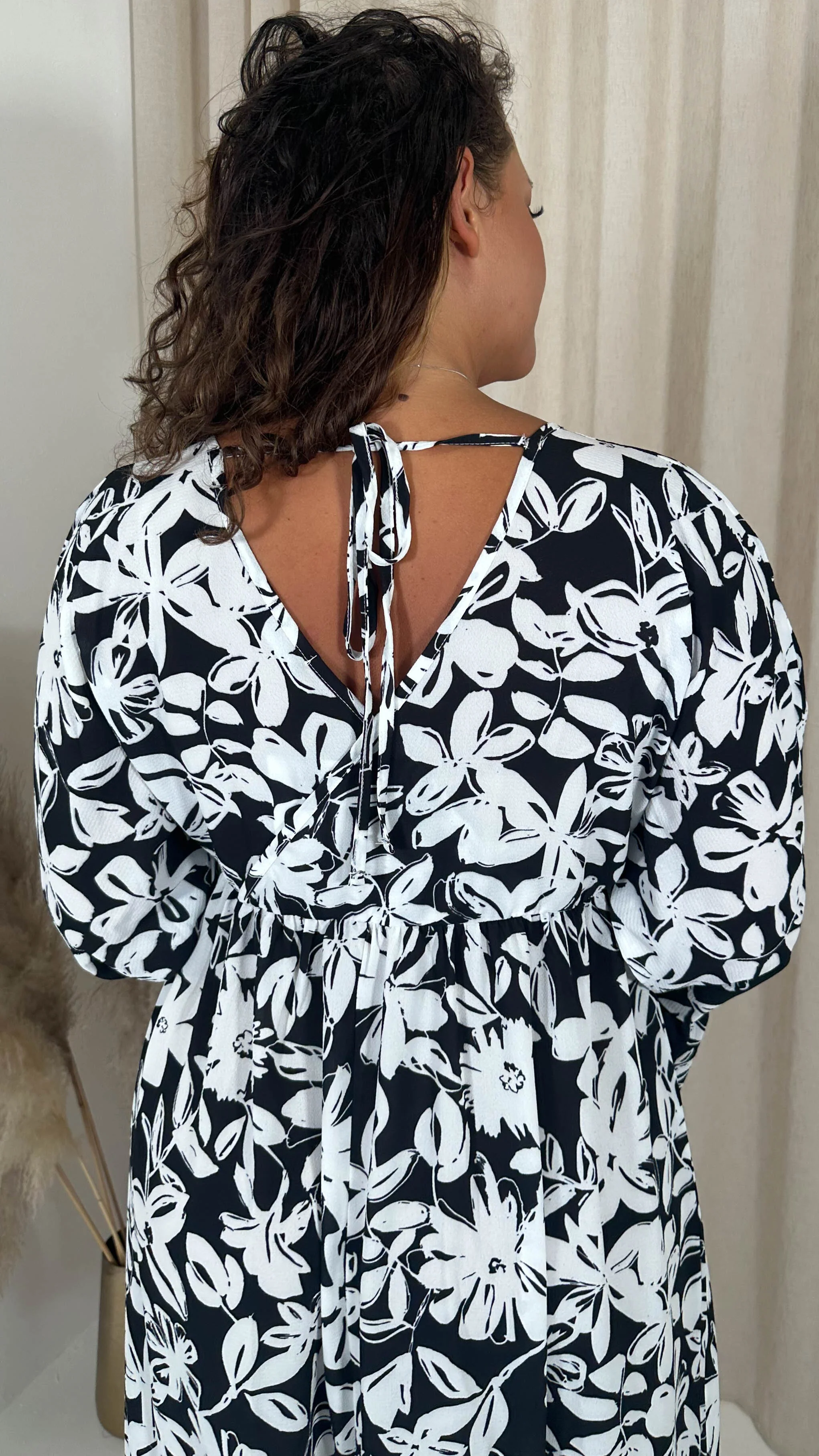 CurveWow Bell Sleeve Midi Dress Black Floral - Image 2