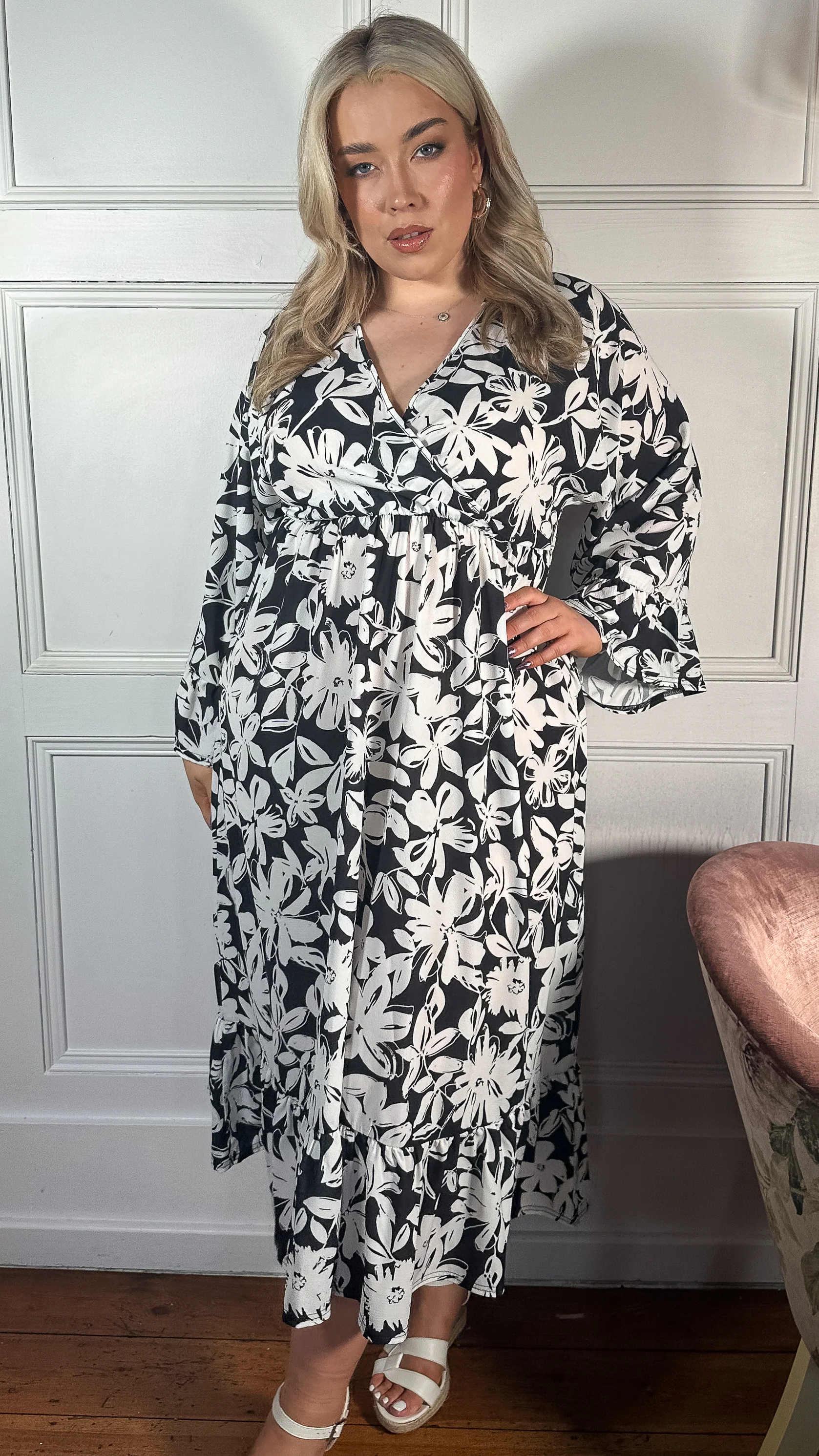 CurveWow Bell Sleeve Midi Dress Black Floral - Image 8