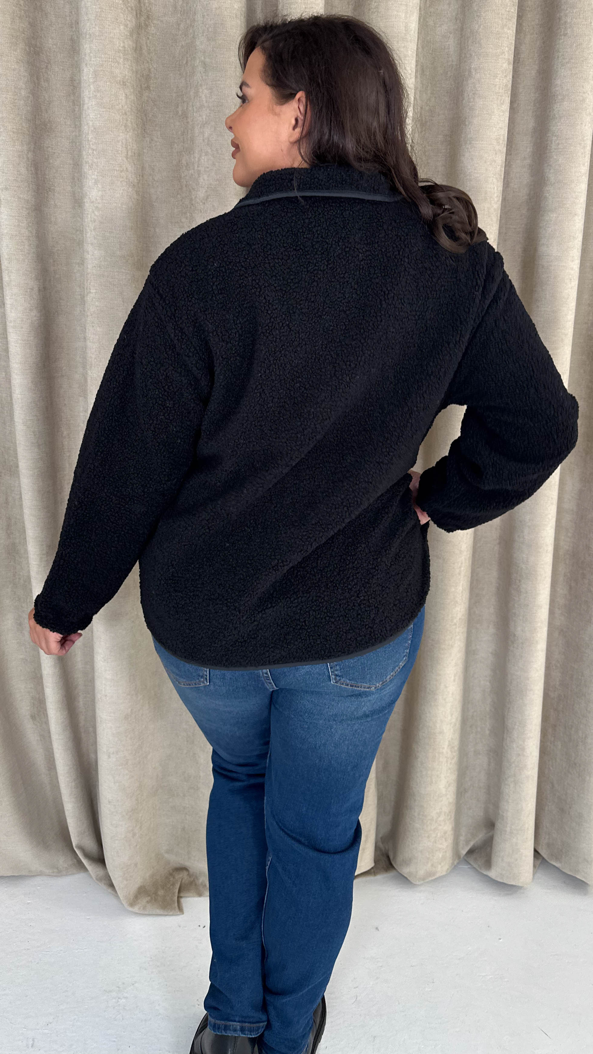 CurveWow Borg Teddy Jacket Black - Image 6