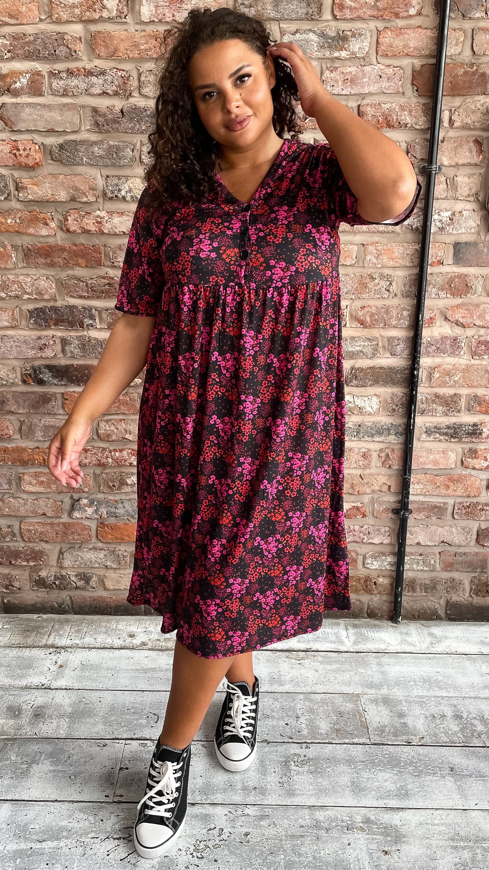 CurveWow Button Detail Midi Dress Black Pink Floral - Image 3