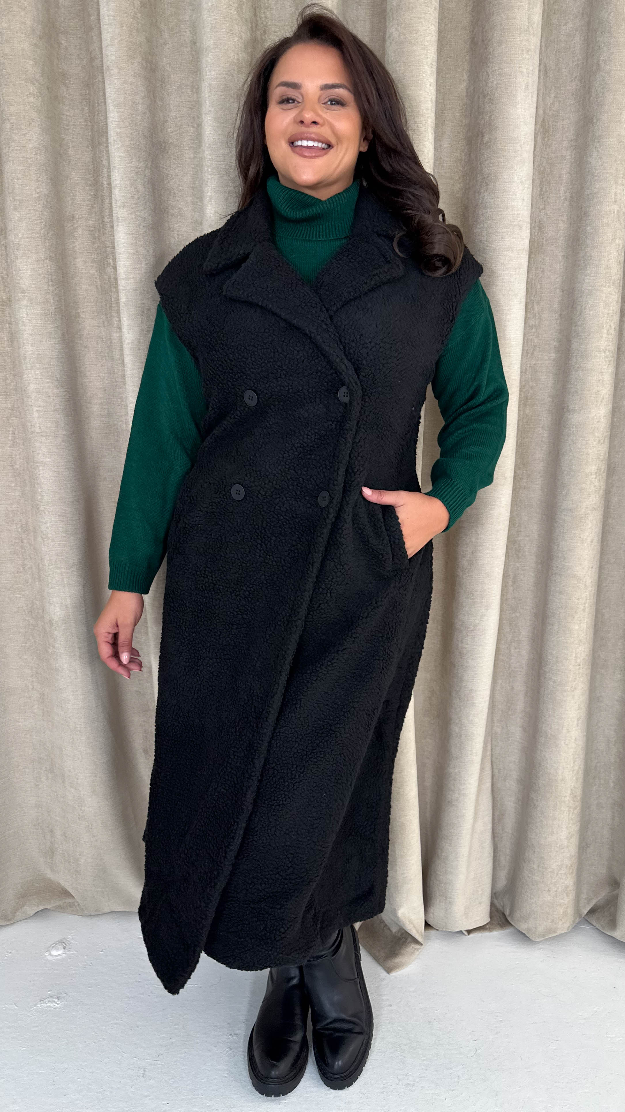 CurveWow Button Front Teddy Gilet Black - Image 3