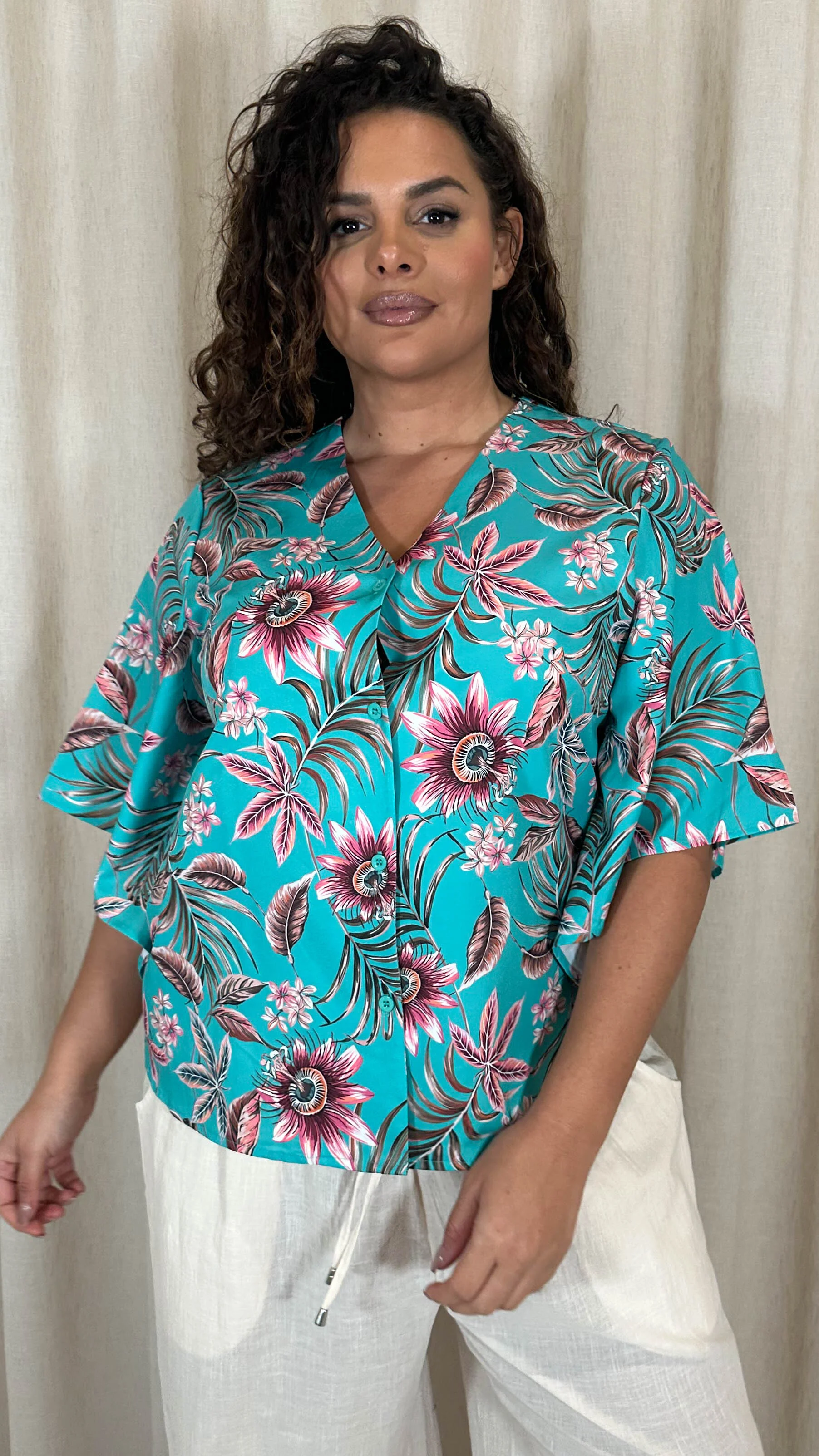CurveWow Button Front Top Turquoise Palm - Image 4