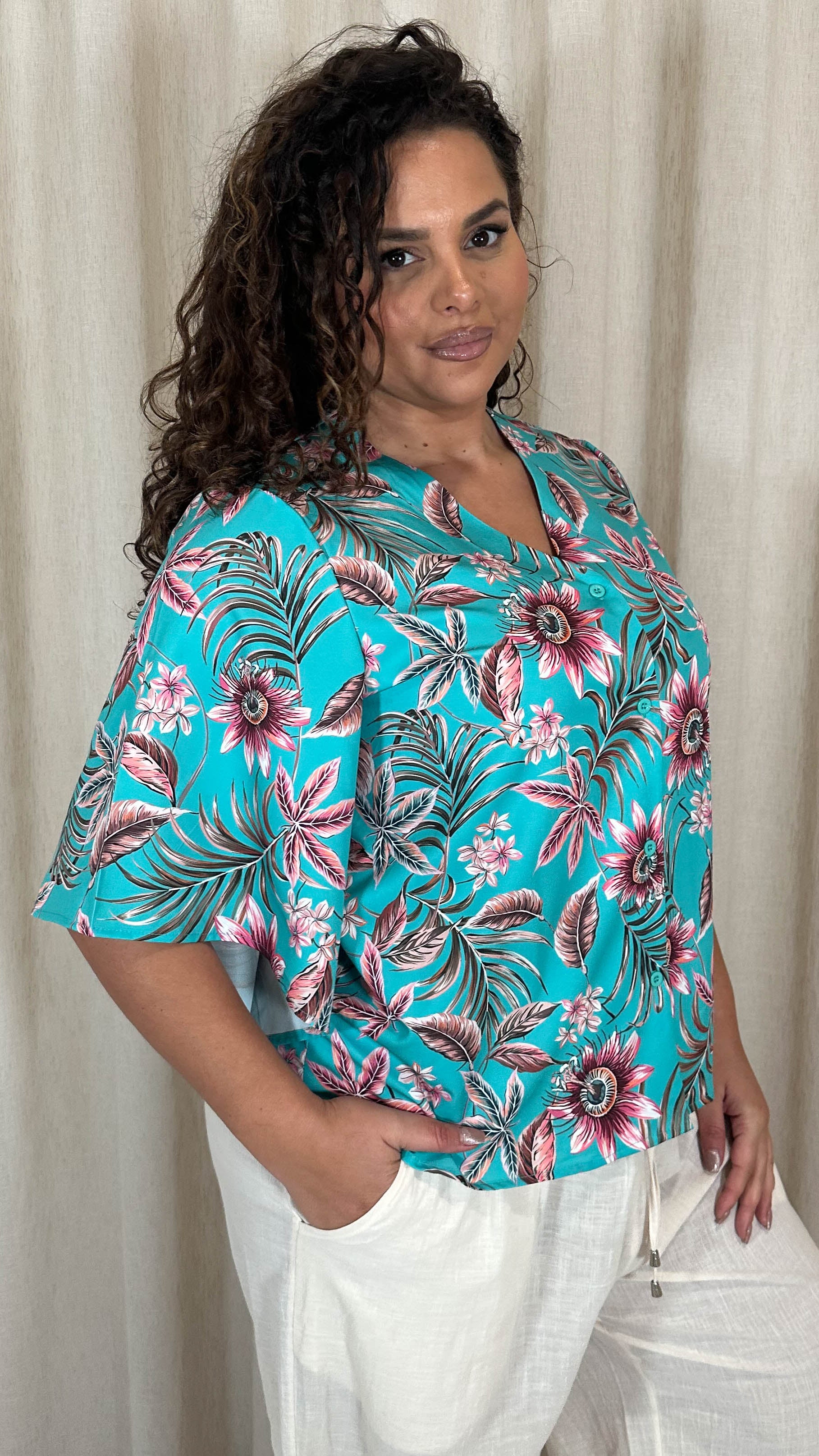 CurveWow Button Front Top Turquoise Palm - Image 6
