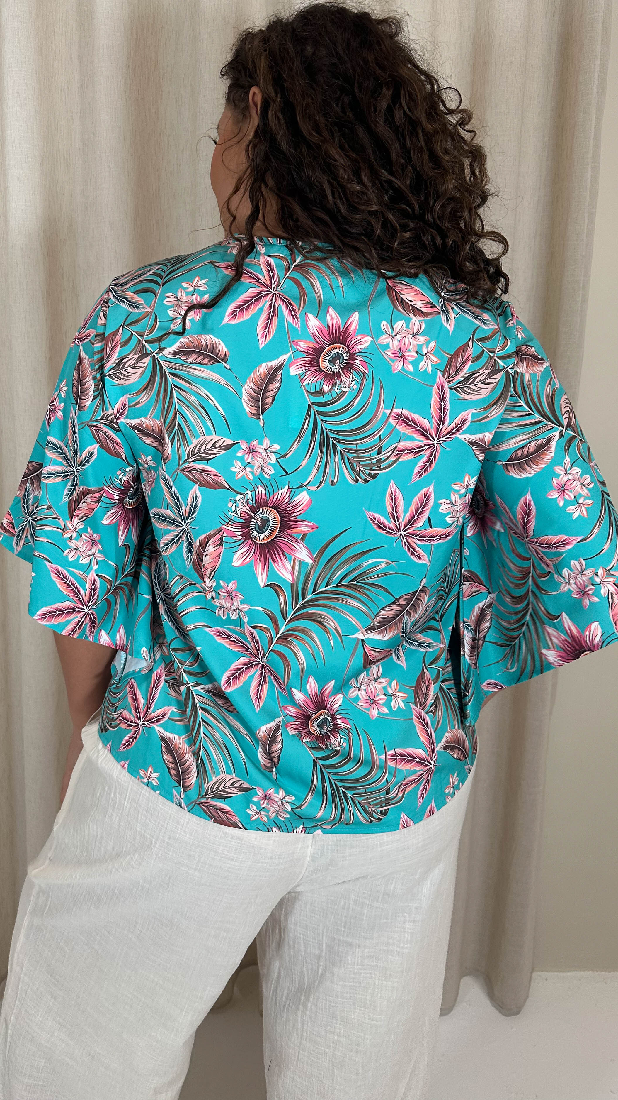 CurveWow Button Front Top Turquoise Palm - Image 7
