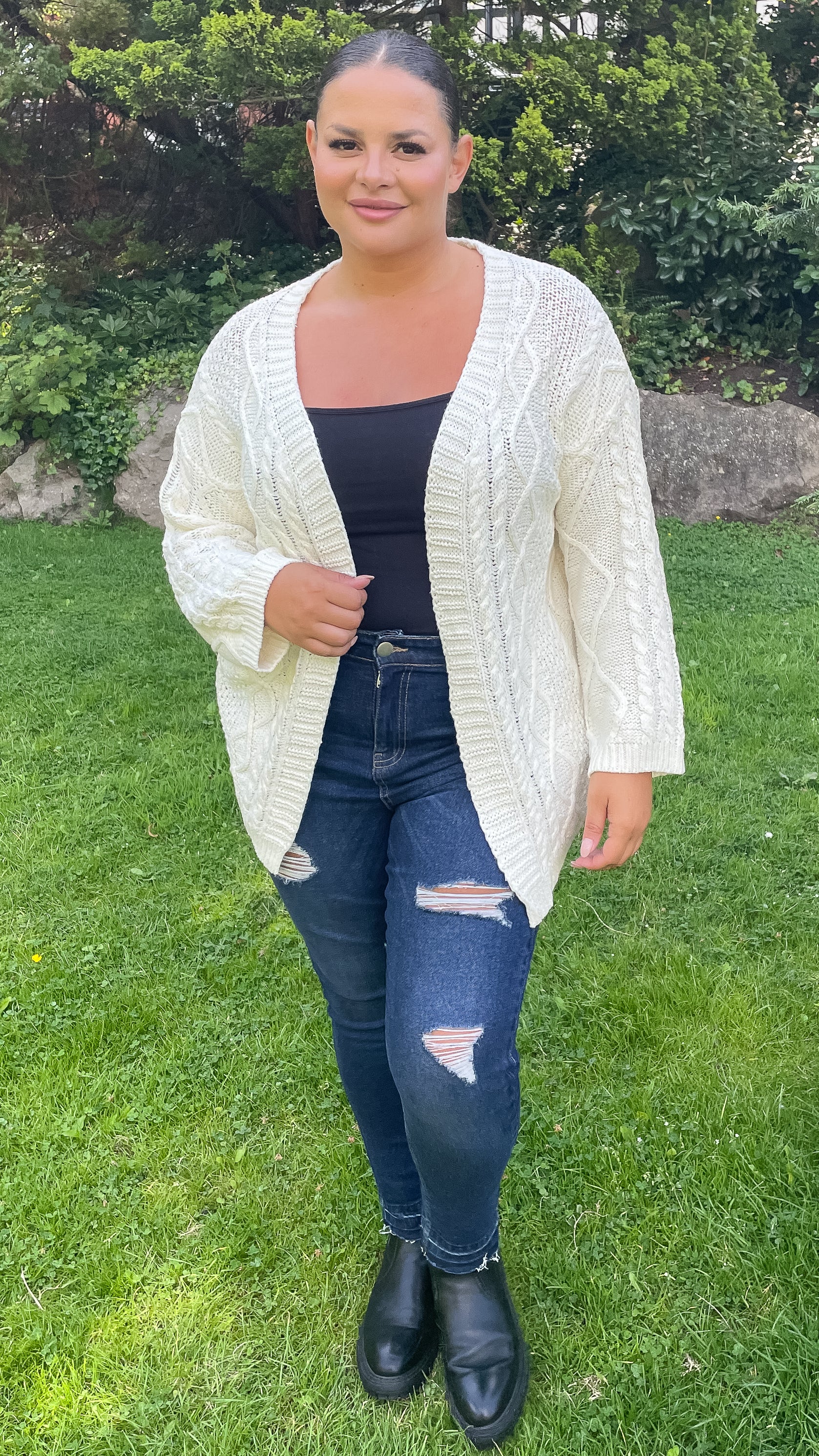 CurveWow Cable Knit Cardigan Cream - Image 2