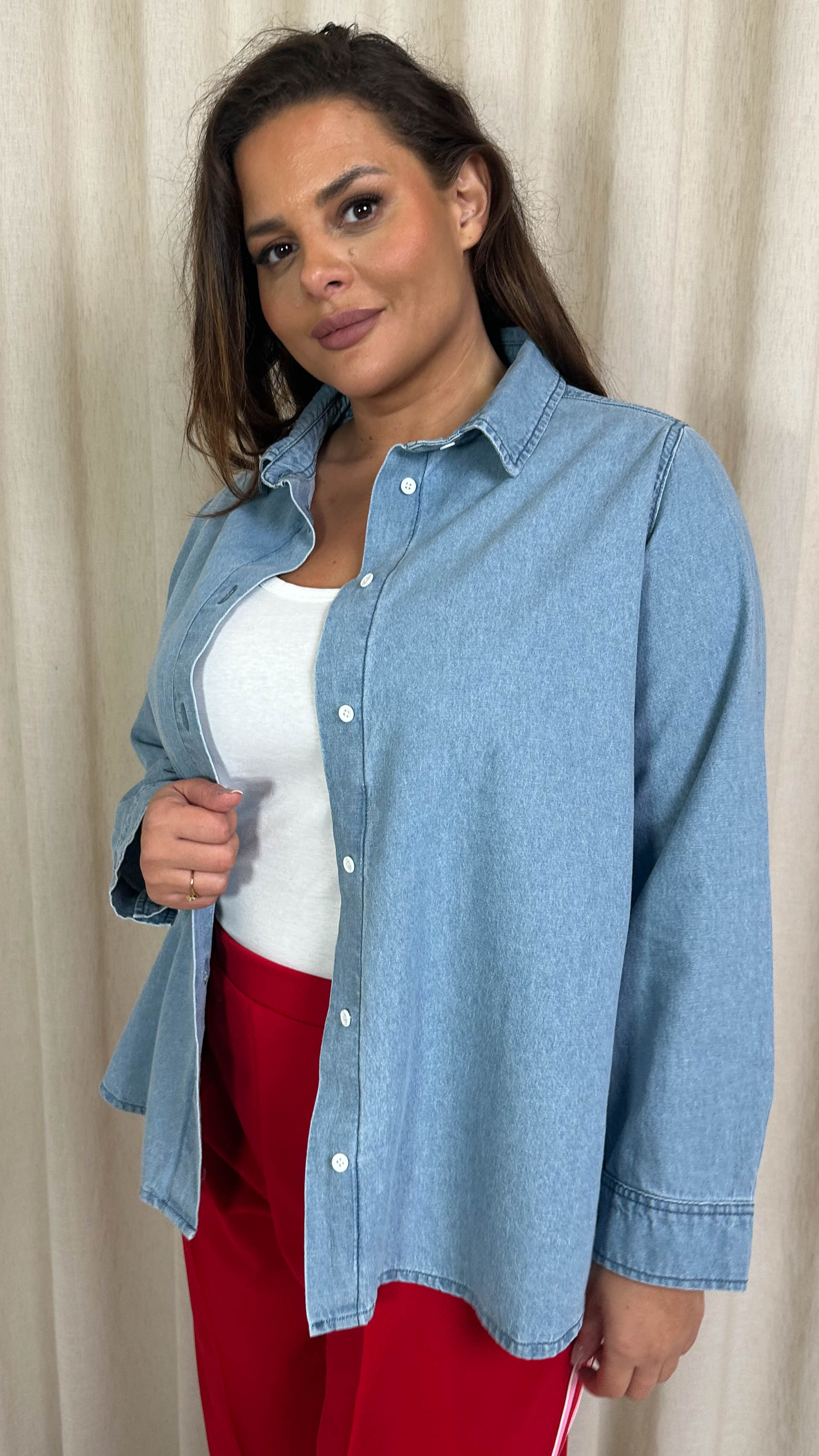 CurveWow Chambray Shirt Lightwash - Image 3