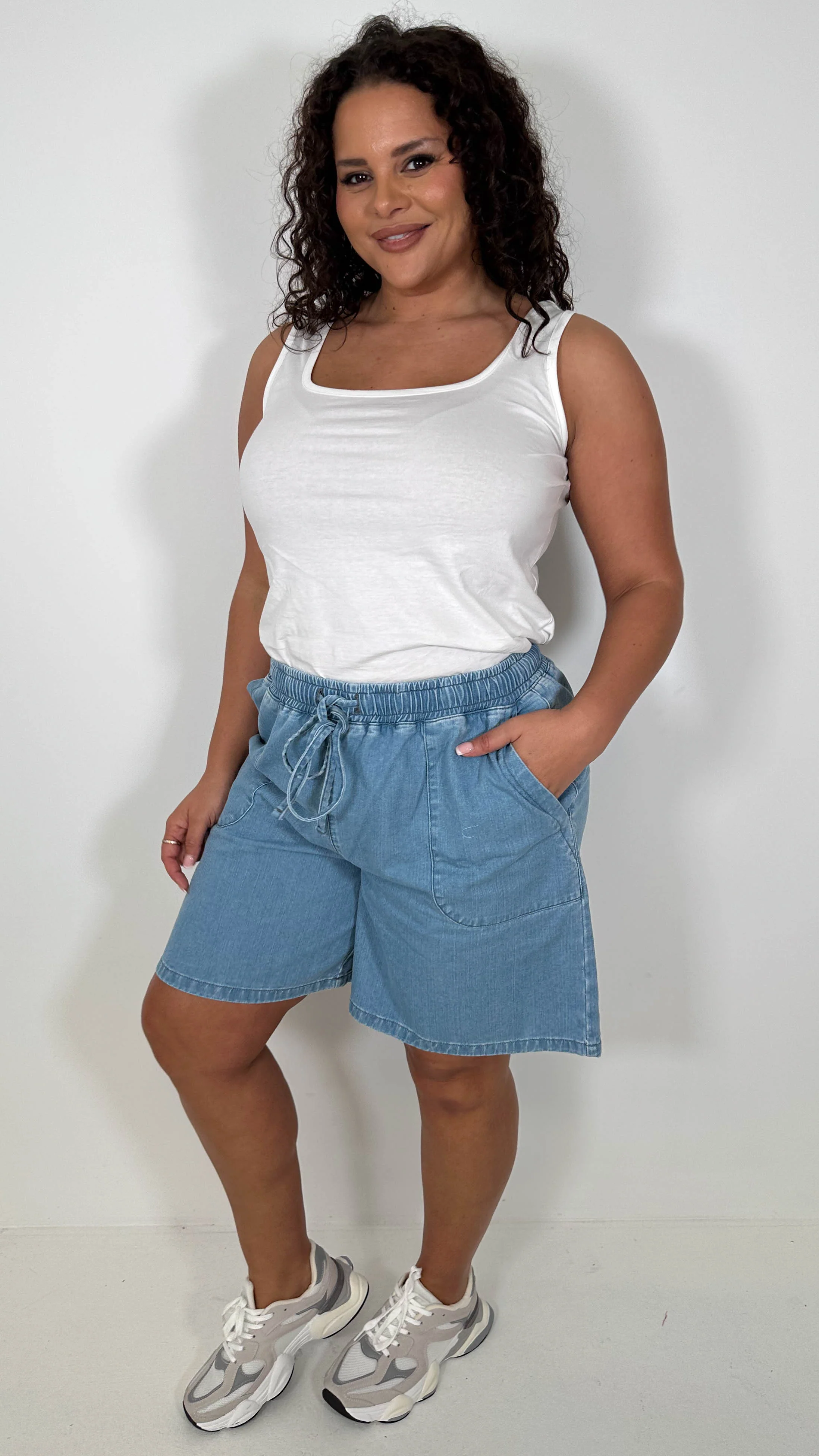 CurveWow Chambray Shorts Light Wash - Image 5