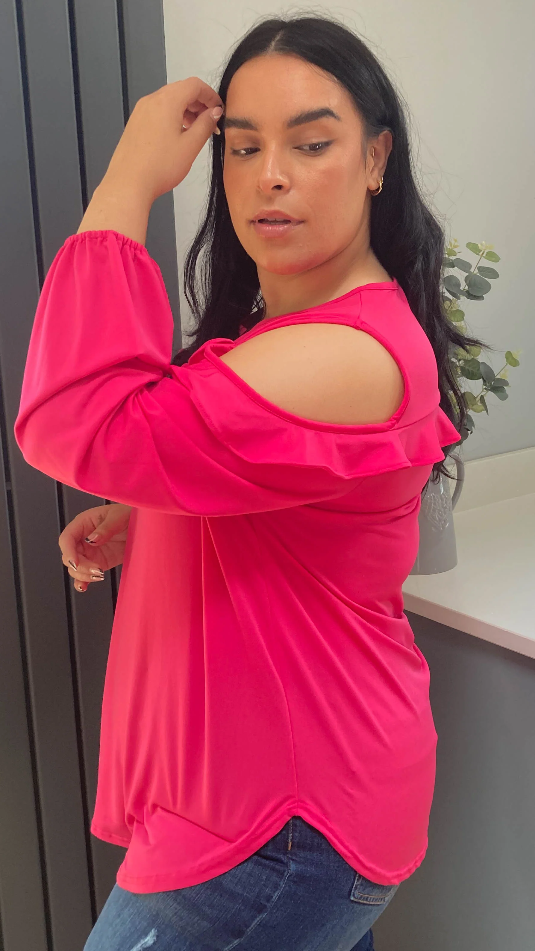 CurveWow Cold Shoulder Frill Top Pink - Image 4