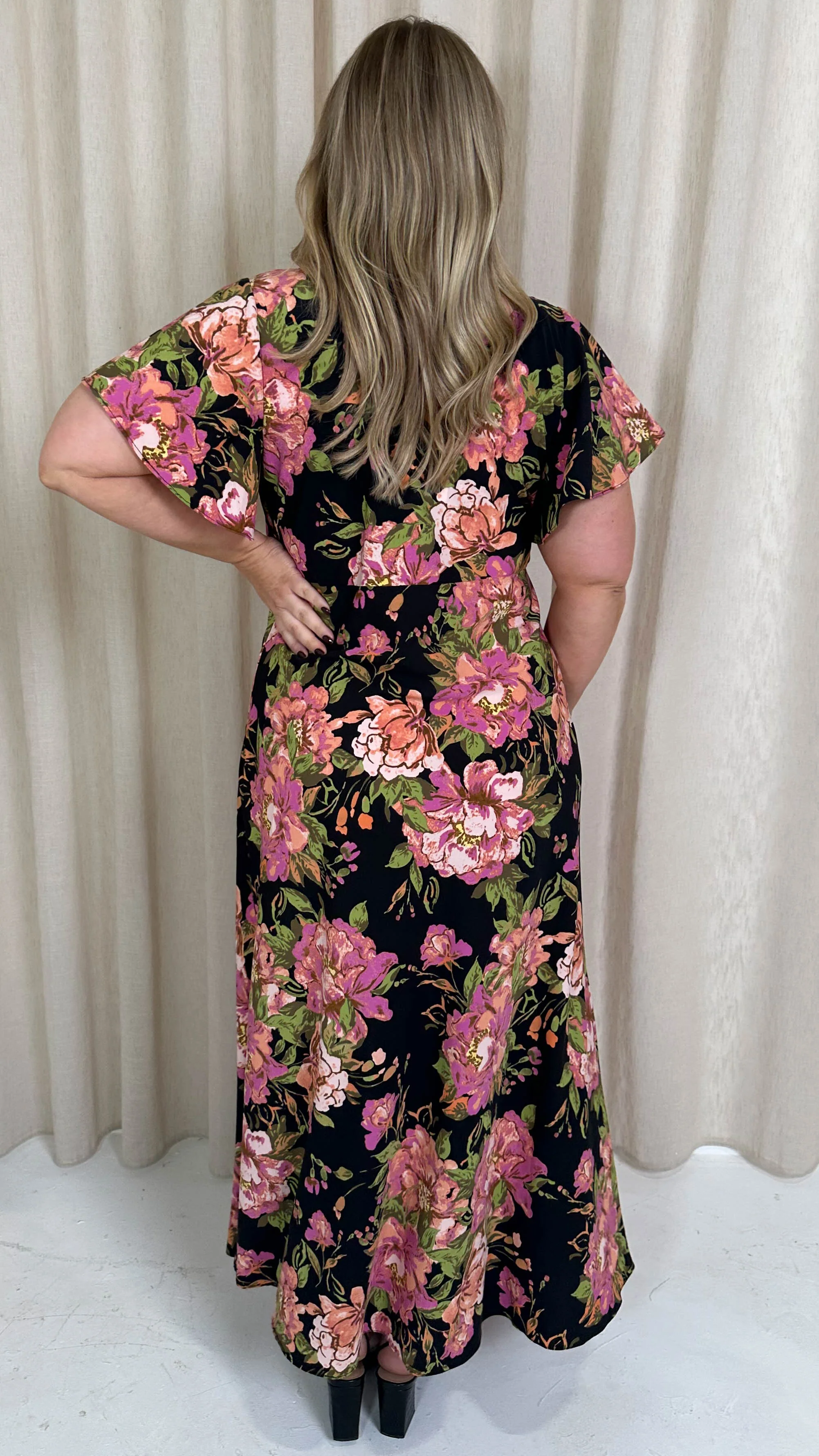 CurveWow Cowl Neck Maxi Dress Black Floral - Image 9
