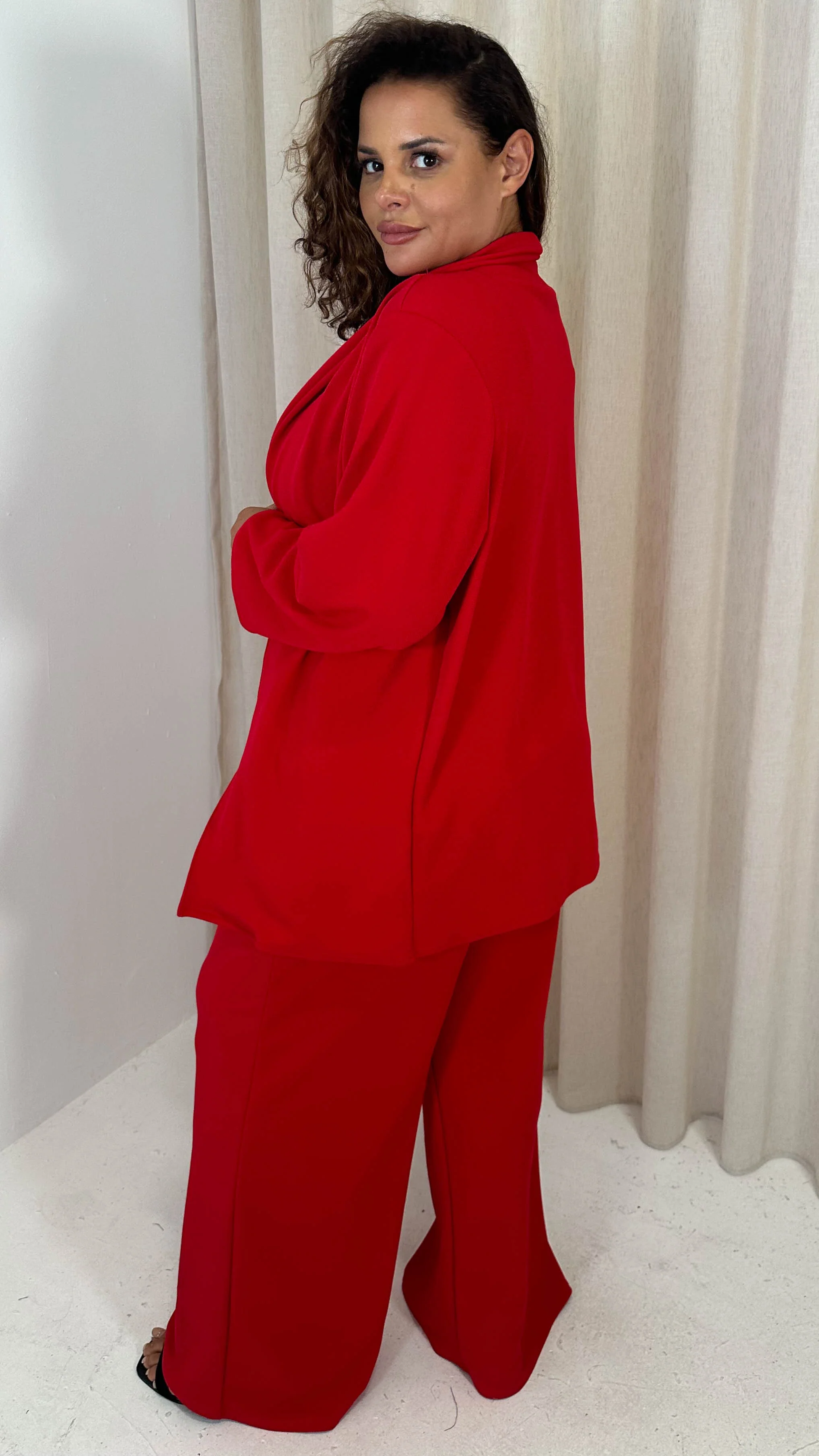 CurveWow Crepe Relaxed Blazer Cherry Red - Image 9