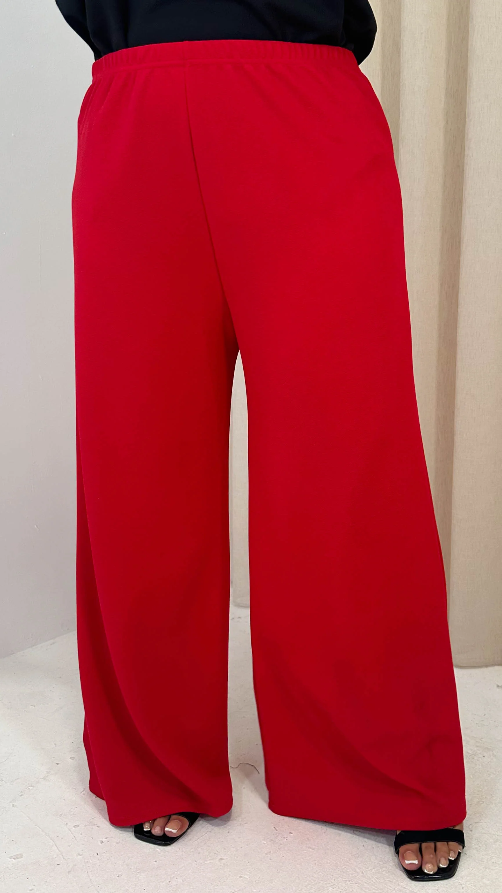 CurveWow Crepe Relaxed Wide Leg Trouser Cherry Red - Image 2