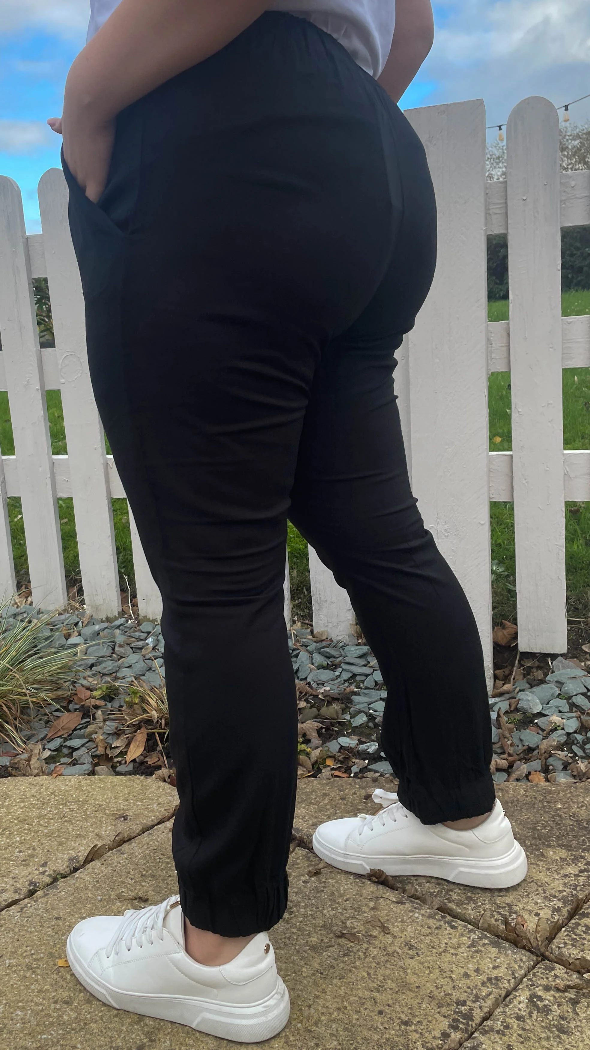 CurveWow Cuffed Joggers Black - Image 5