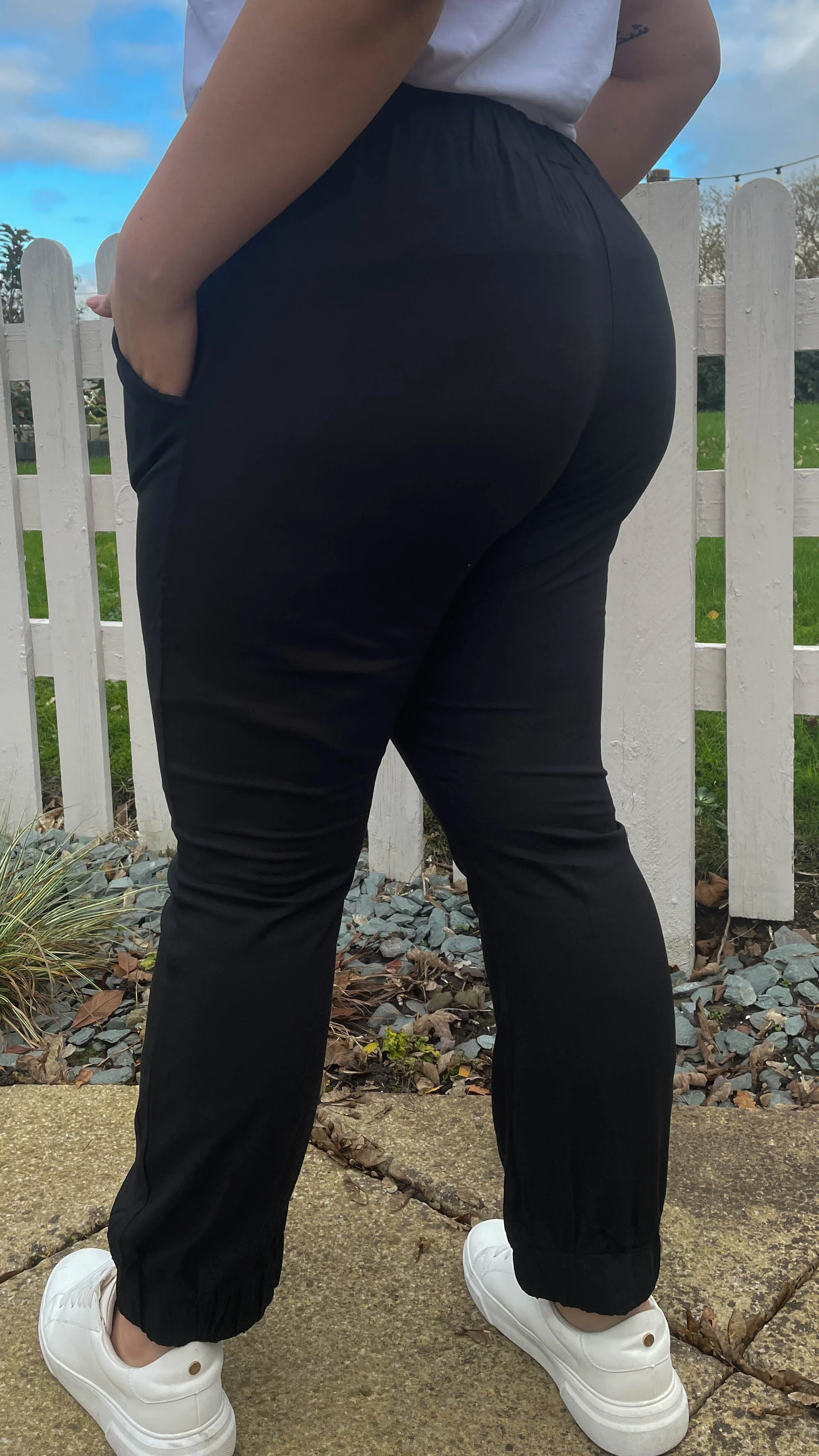 CurveWow Cuffed Joggers Black - Image 8