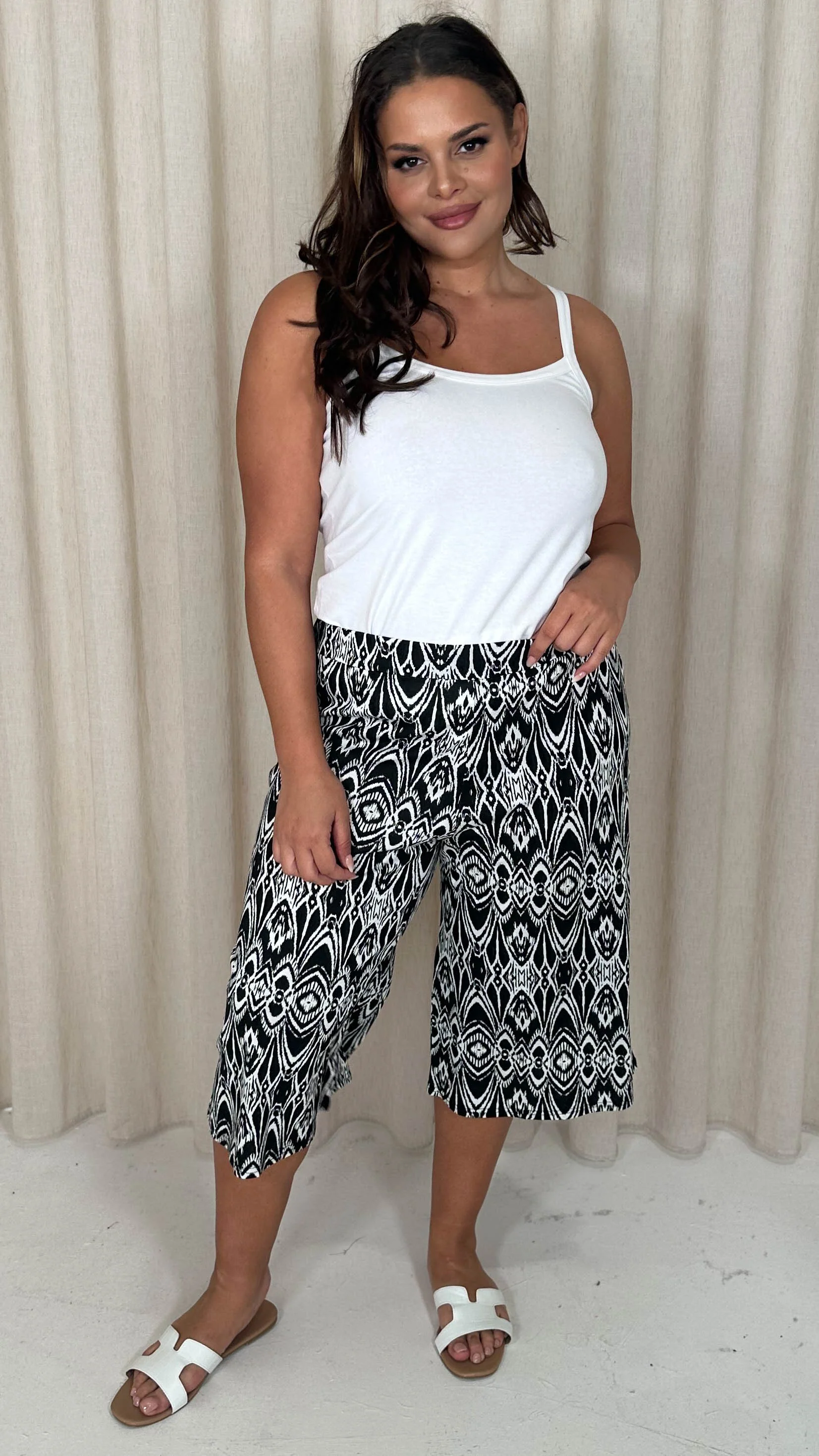 CurveWow Culotte Aztec Print Black - Image 3