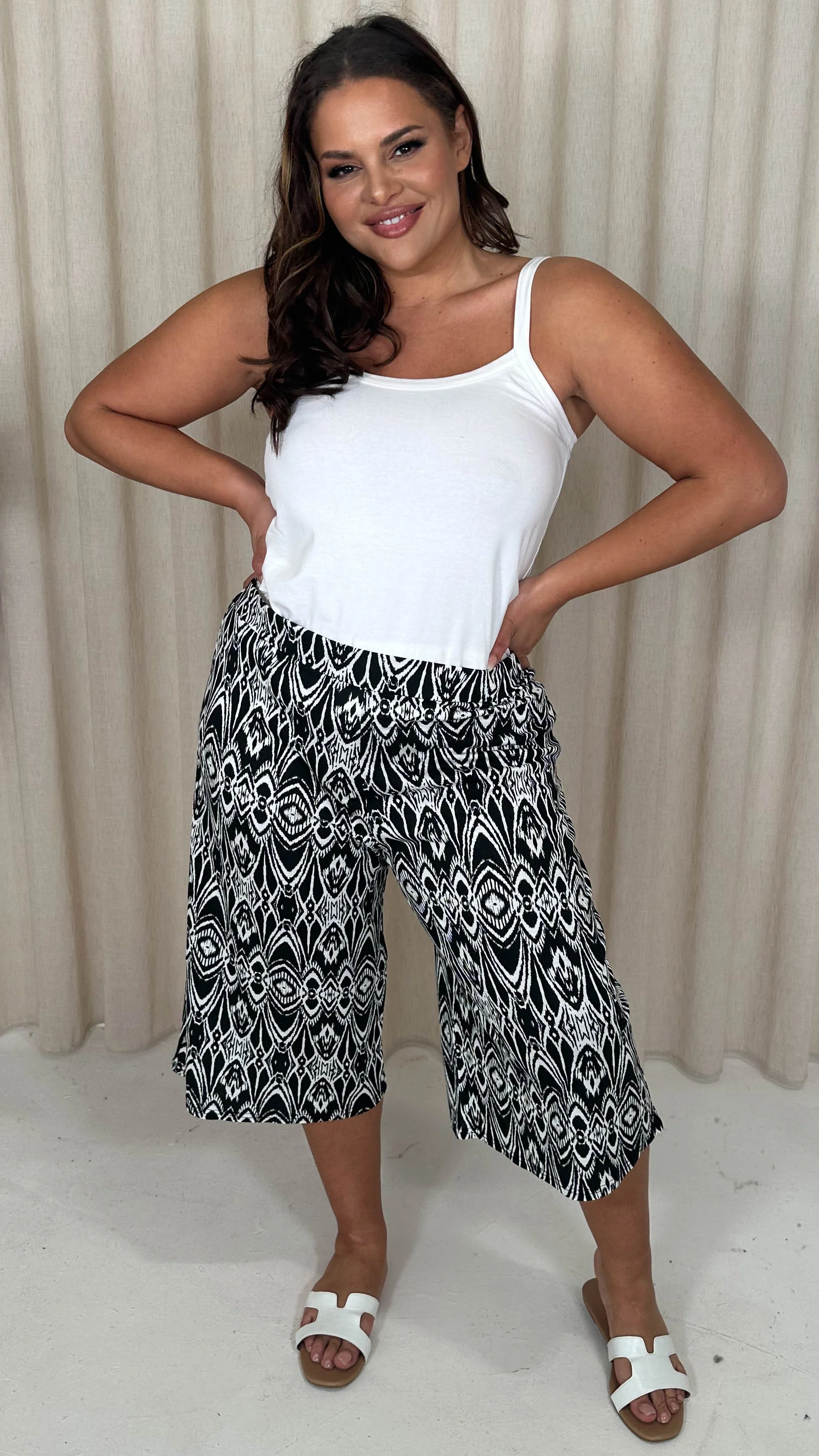 CurveWow Culotte Aztec Print Black - Image 5