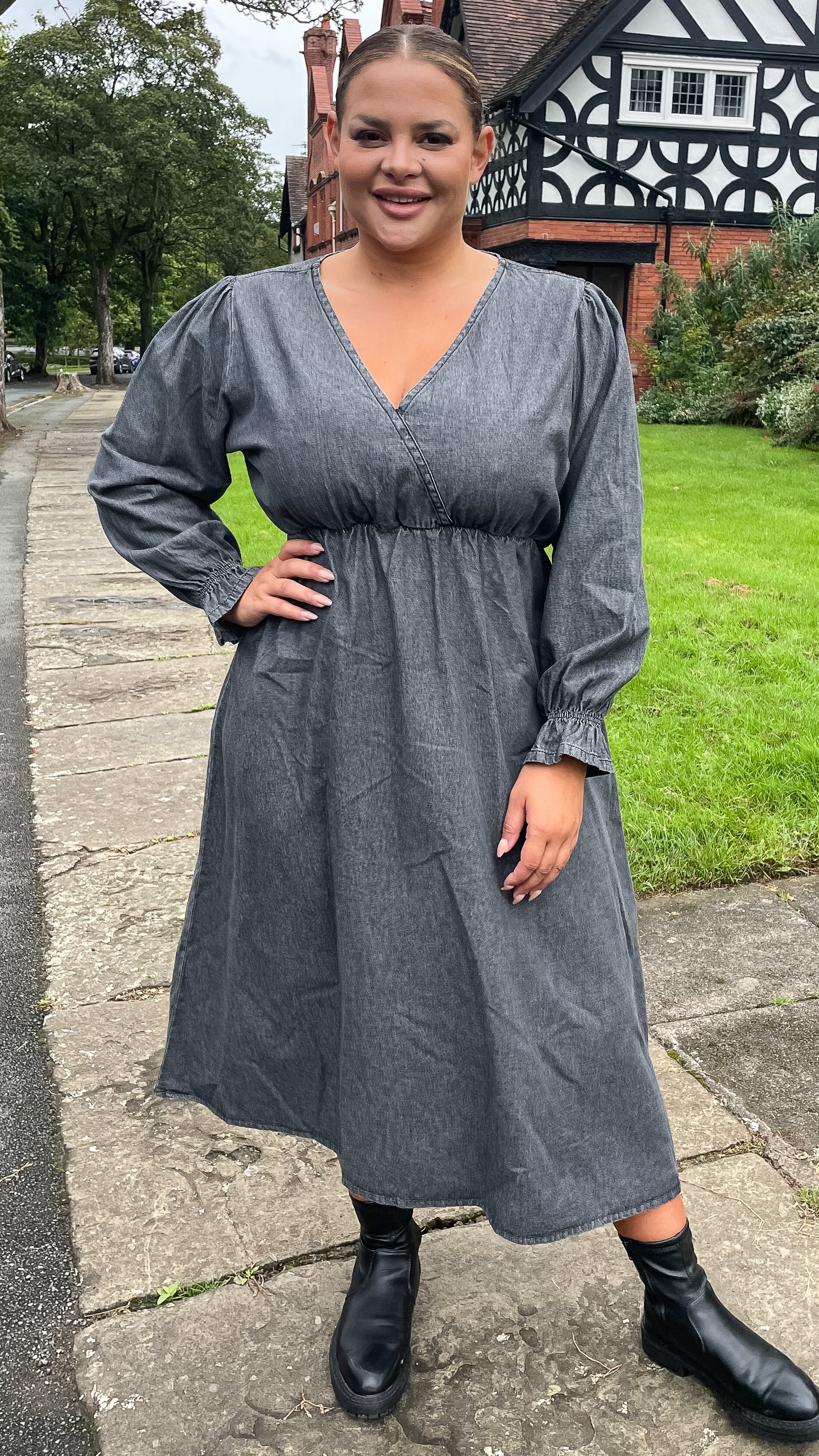 CurveWow Denim Elasticated Waist Wrap Dress Black Wash - Image 3