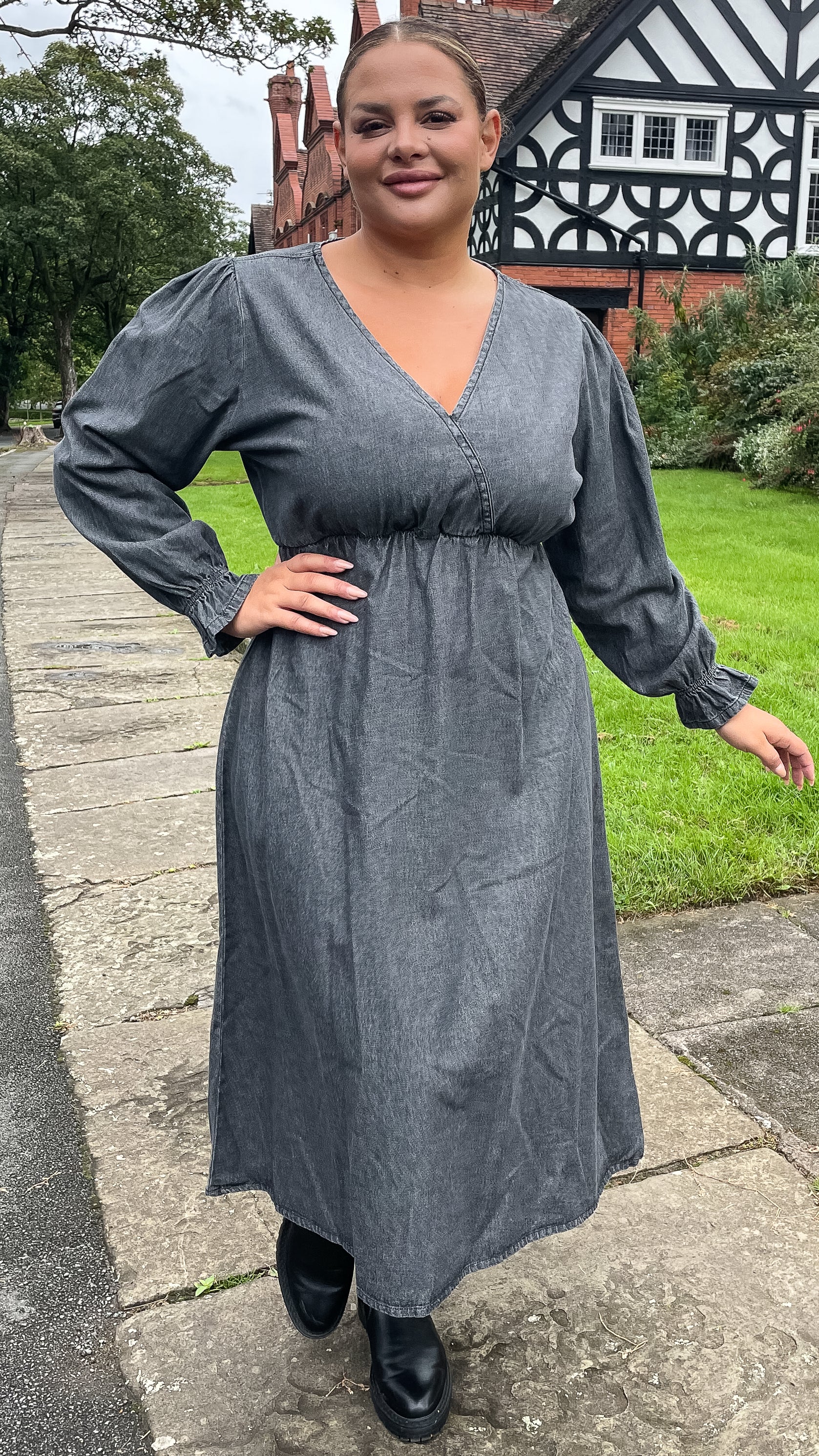 CurveWow Denim Elasticated Waist Wrap Dress Black Wash - Image 6