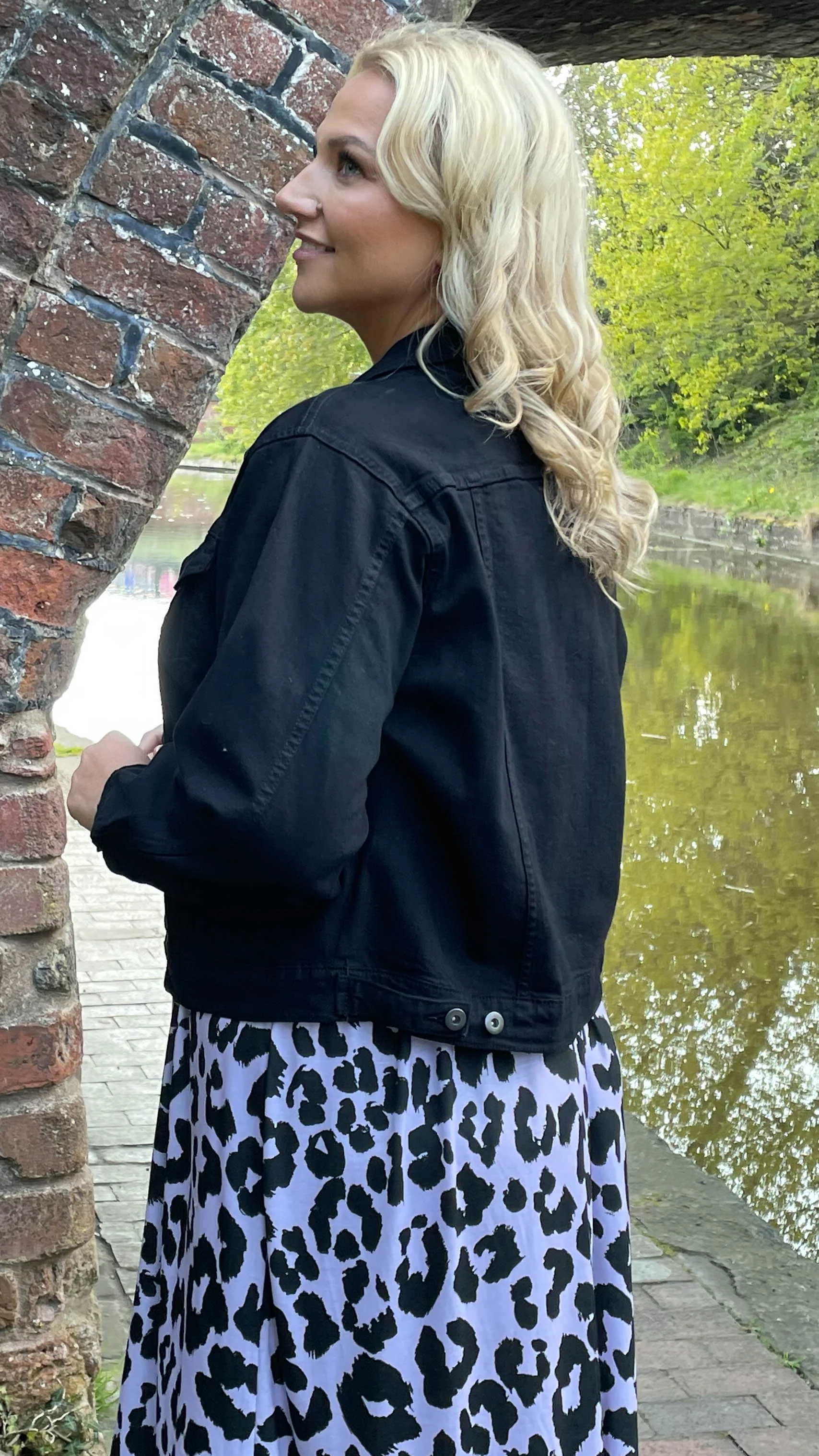 CurveWow Denim Jacket Black - Image 3