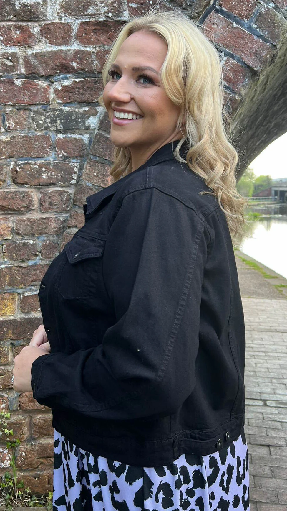 CurveWow Denim Jacket Black - Image 4