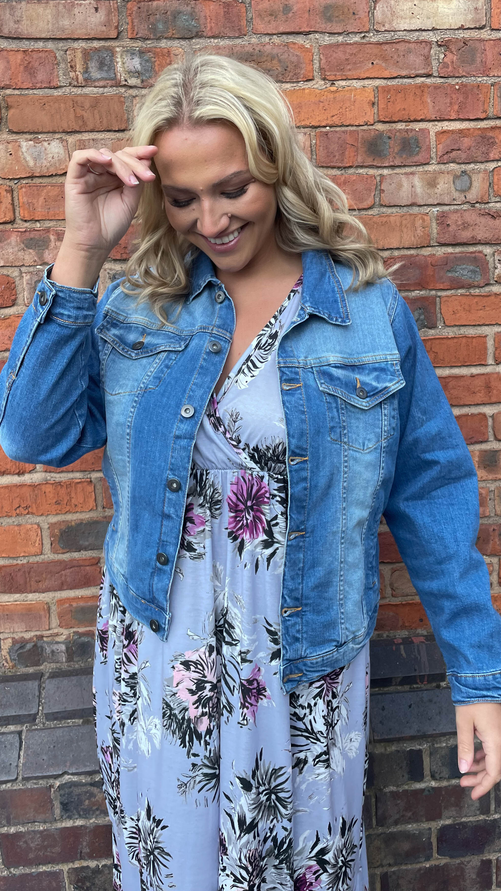 CurveWow Denim Jacket Light Wash - Image 3