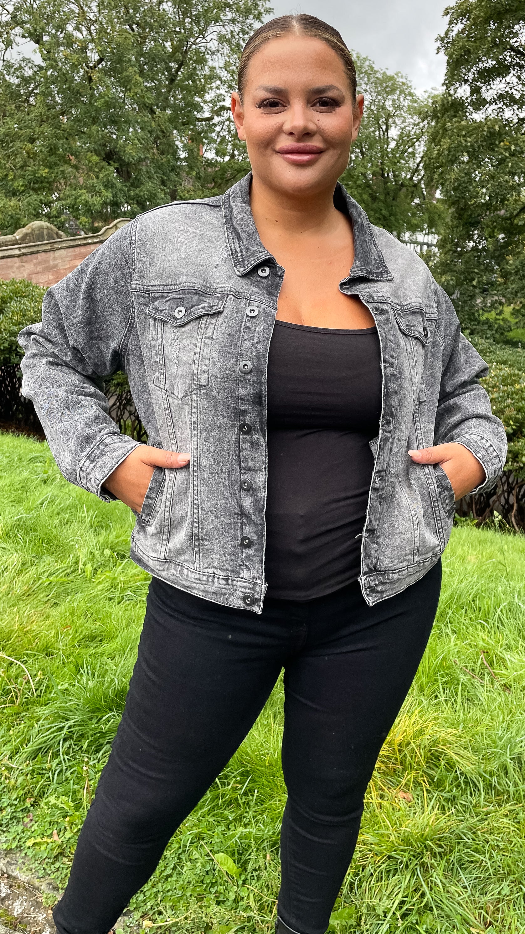 CurveWow Distressed Denim Jacket Grey Acid Wash - Image 3