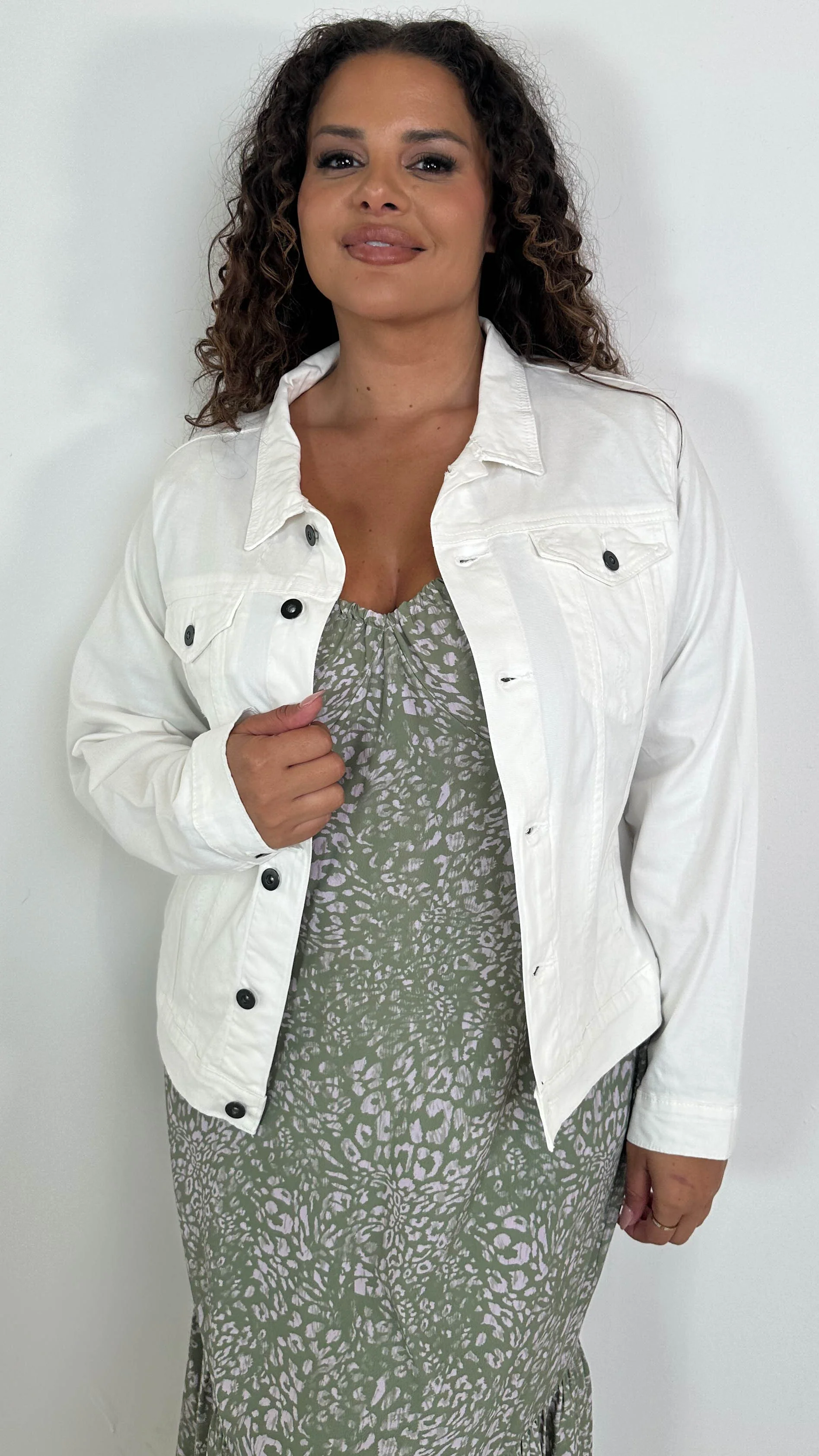 CurveWow Distressed Denim Jacket White - Image 4