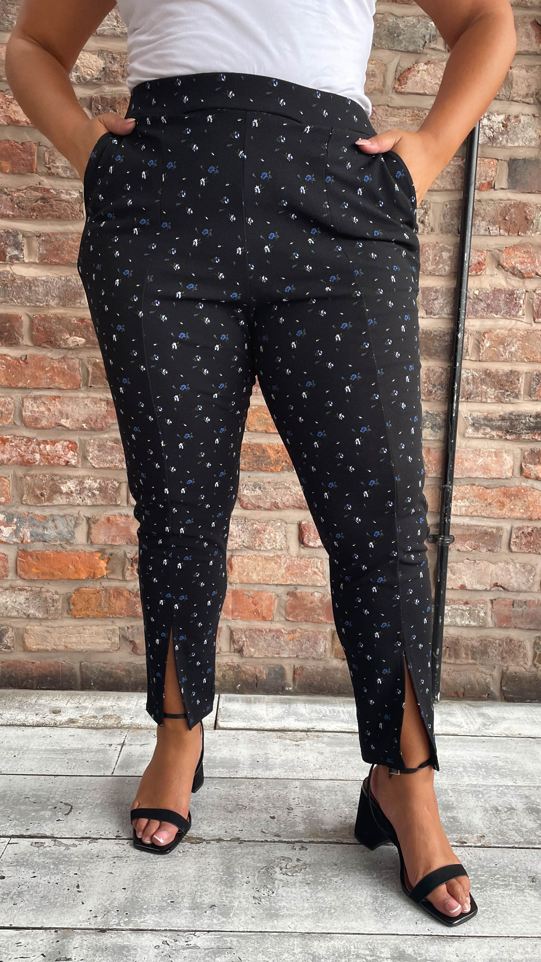 CurveWow Ditsy Print Split Hem Trouser Black - Image 4