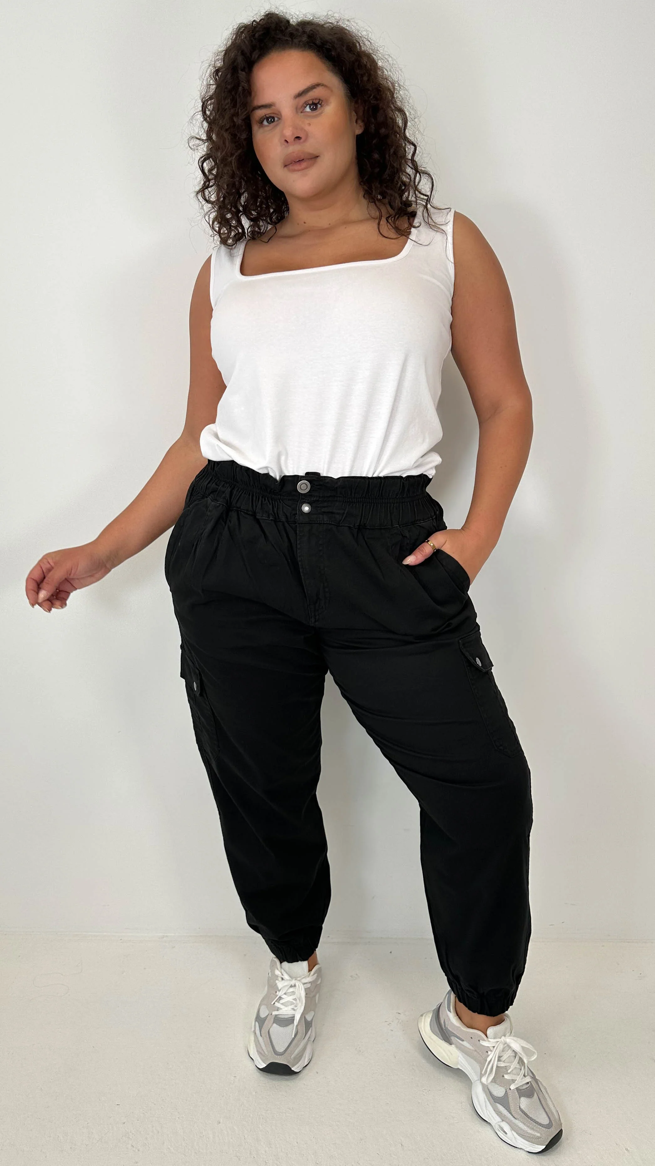 CurveWow Cargo Trouser Black - Image 2