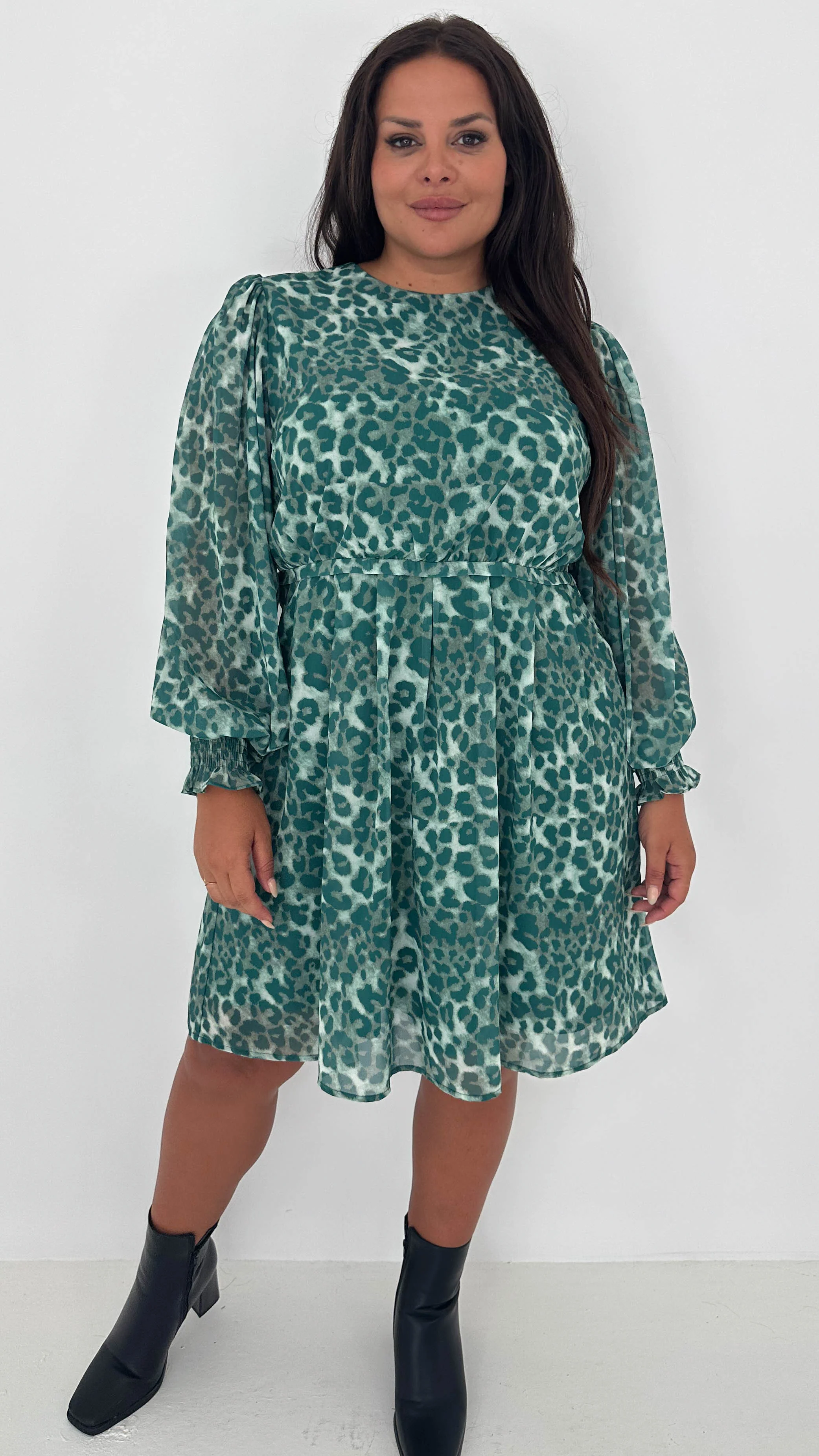 CurveWow Drop Waist Mini Dress Green Leopard - Image 3