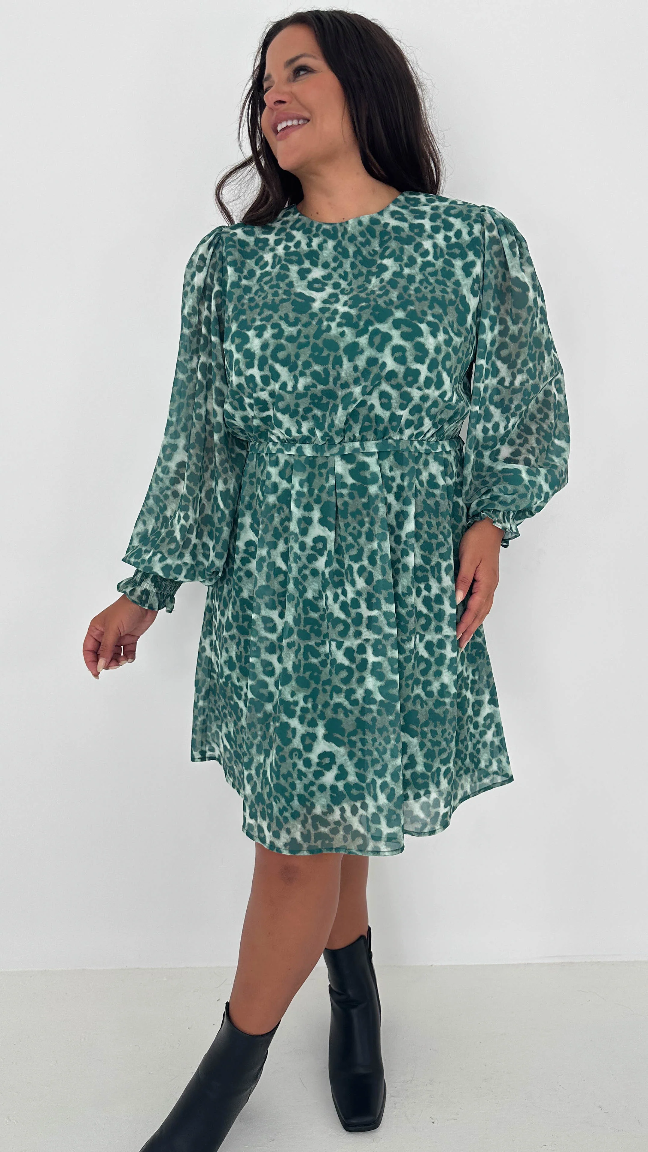 CurveWow Drop Waist Mini Dress Green Leopard - Image 5