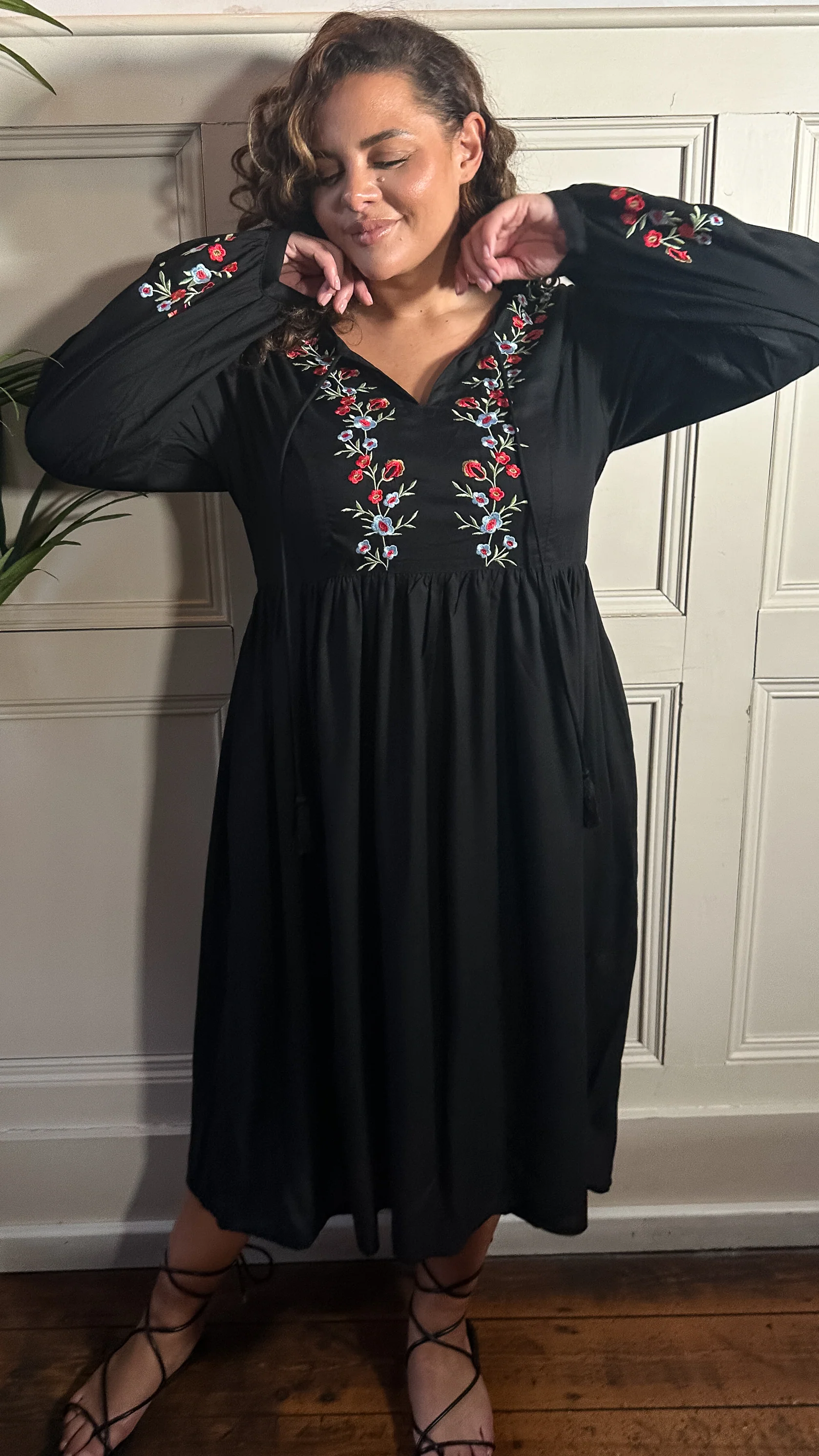 Curvewow Embroidered Tassel Tie Midi Dress Black - Image 5