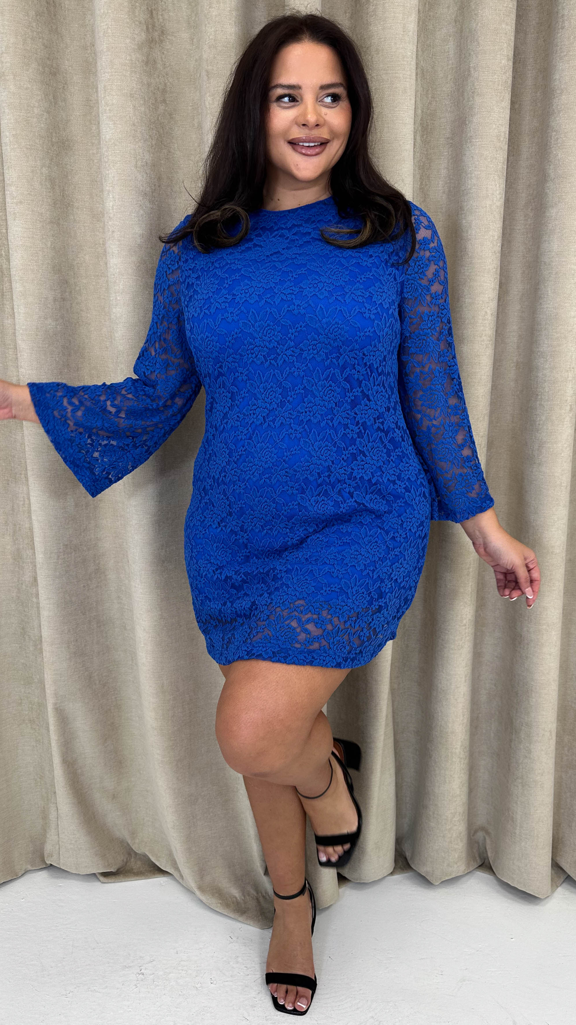 CurveWow Floral Lace Shift Dress Cobalt Blue - Image 4