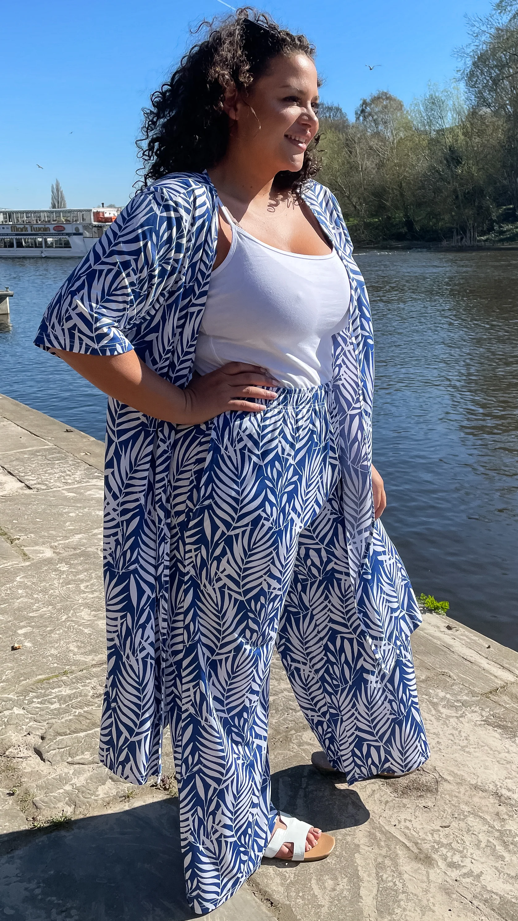 CurveWow Floral Print 3/4 Kimono Royal Blue - Image 7