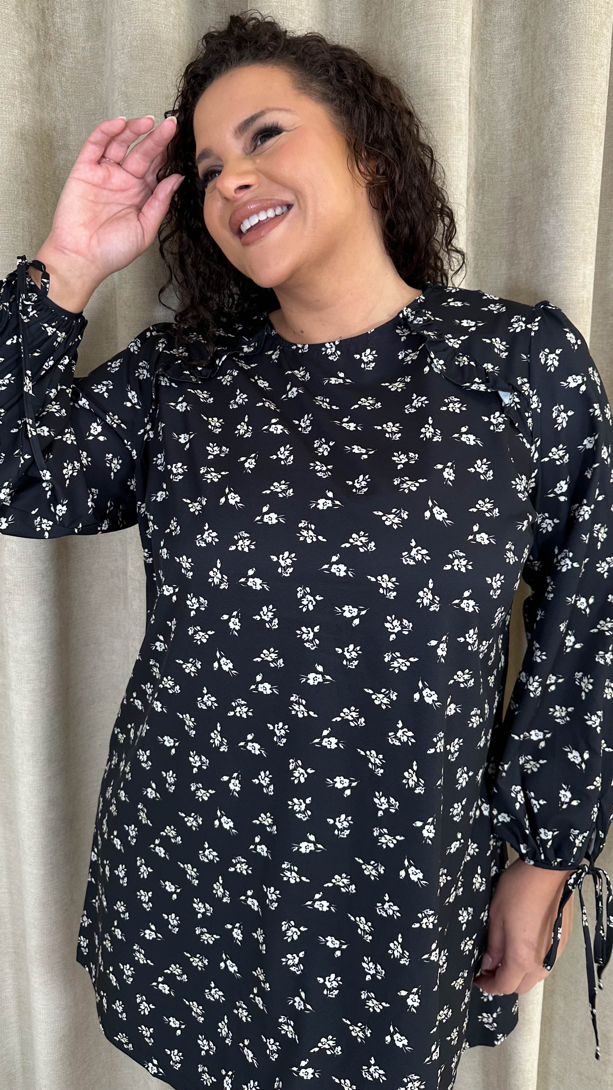 CurveWow Printed Tie Sleeve Shift Dress Black Floral - Image 3
