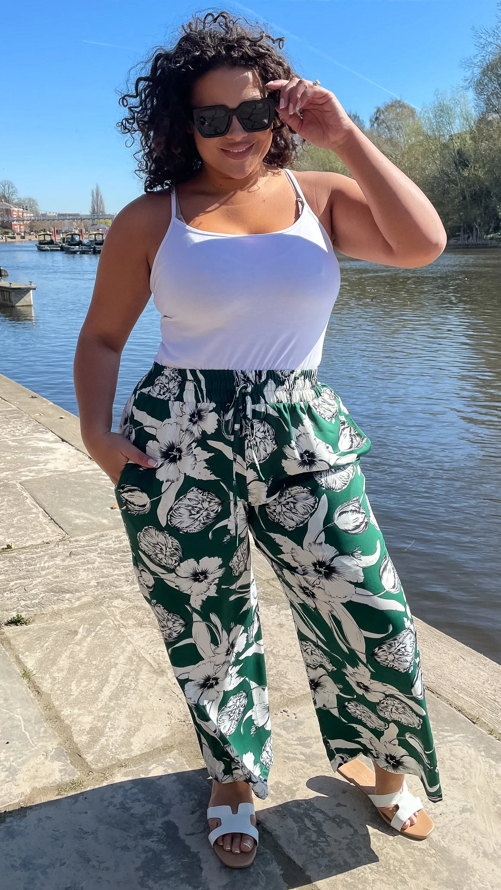 CurveWow Floral Trousers Green Floral Print - Image 4