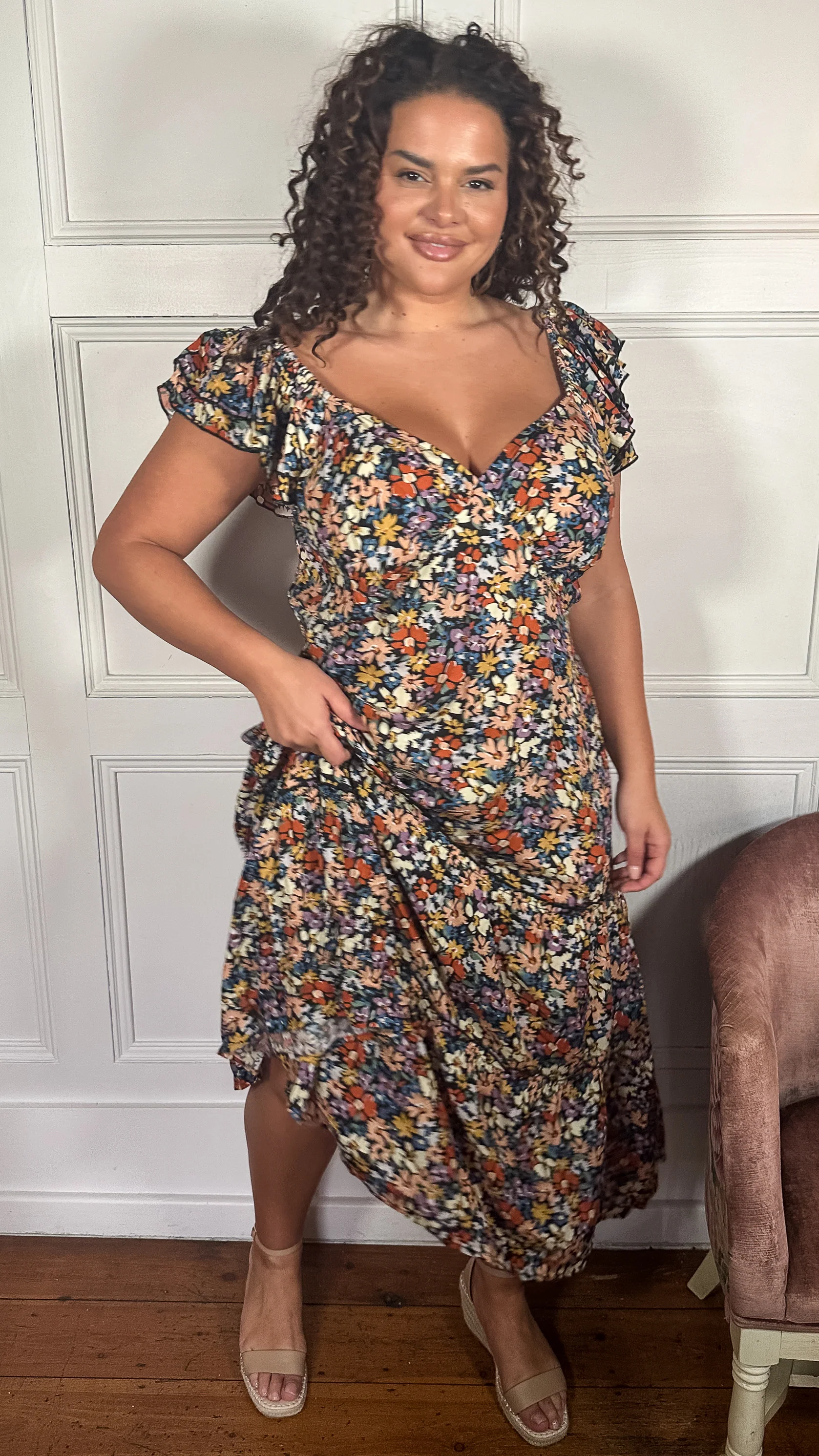 CurveWow Frill Cap Sleeve Tiered Dress Black Floral - Image 3