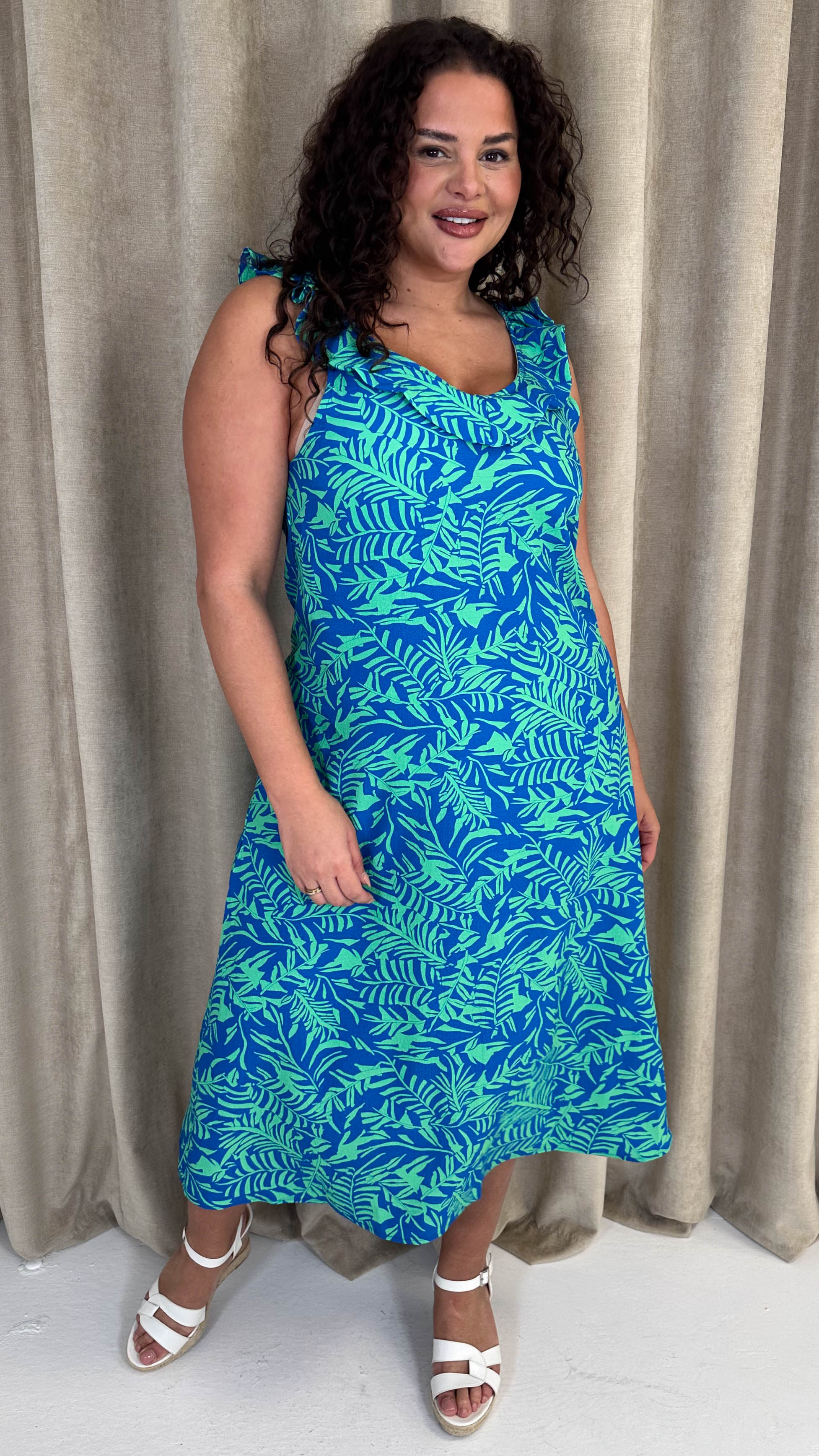 CurveWow Frill V-Neck Summer Dress Blue & Green Palm - Image 7